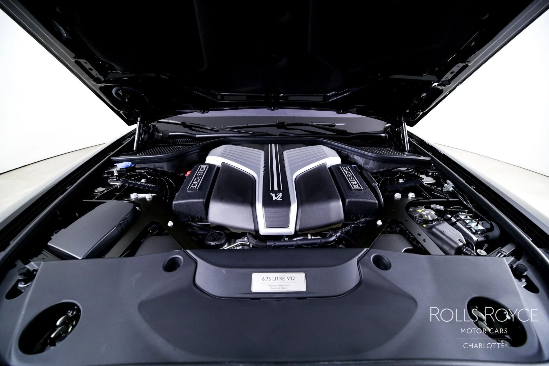 mph033_3371311466_Used_2024_Rolls_Royce_Ghost_1746461568_8cfe812824