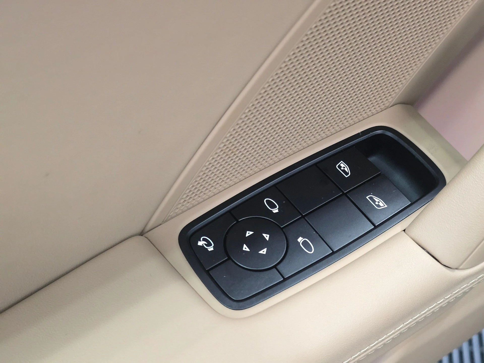 mph033_3376094972_22c7f52e92ef9901458ab1ec021b14cax_01c23d6782