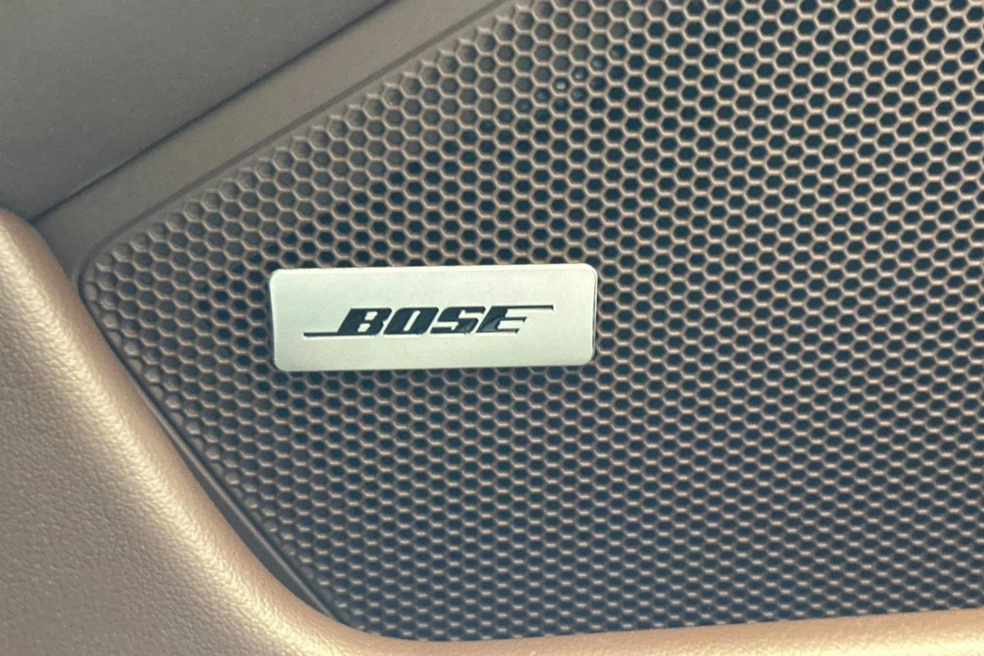 mph033_3384022234_1280_71fe63701a