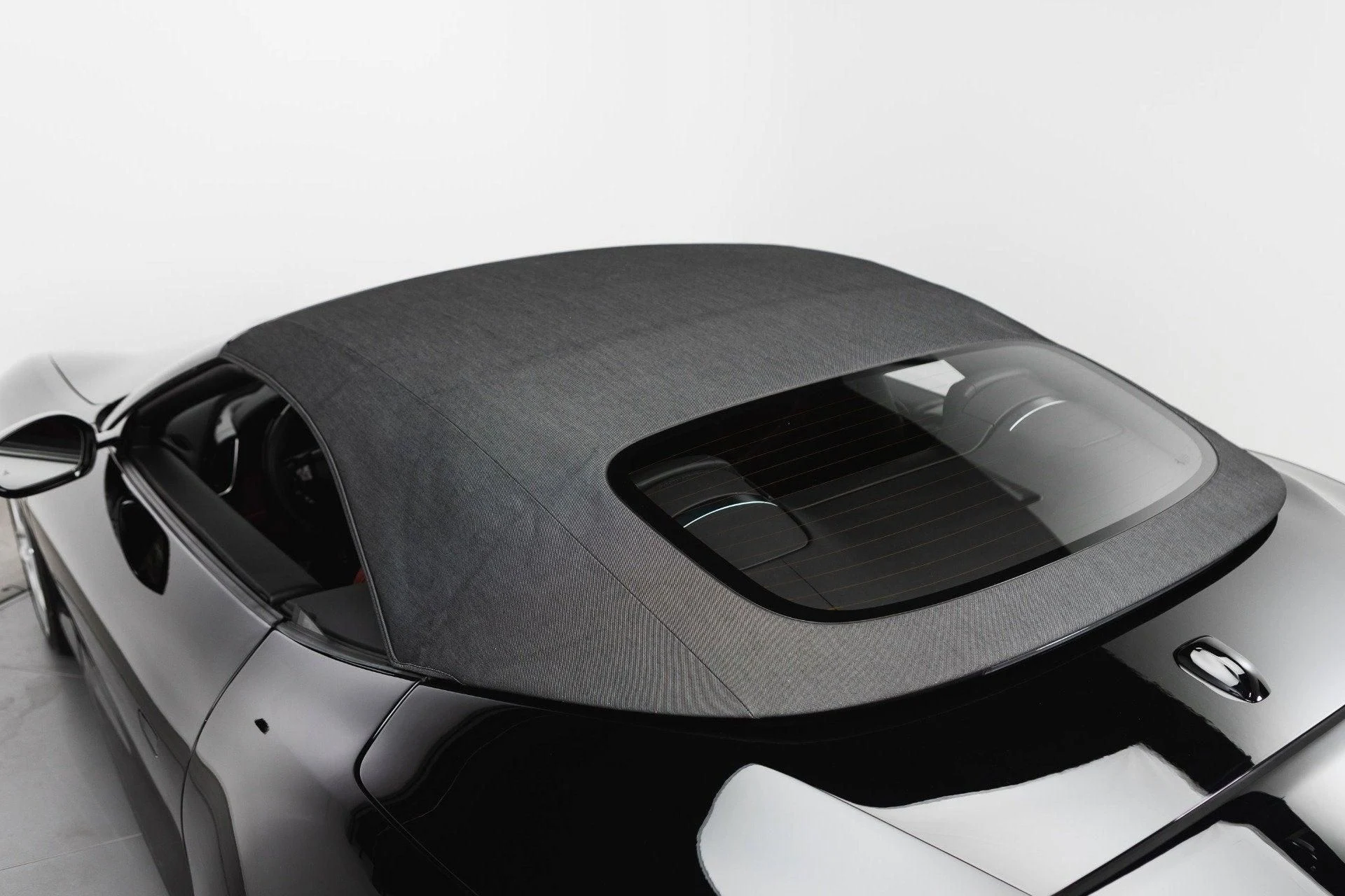 mph033_3384068503_Used_2024_Ferrari_Roma_Spider_1777350144_bcc47e8d16