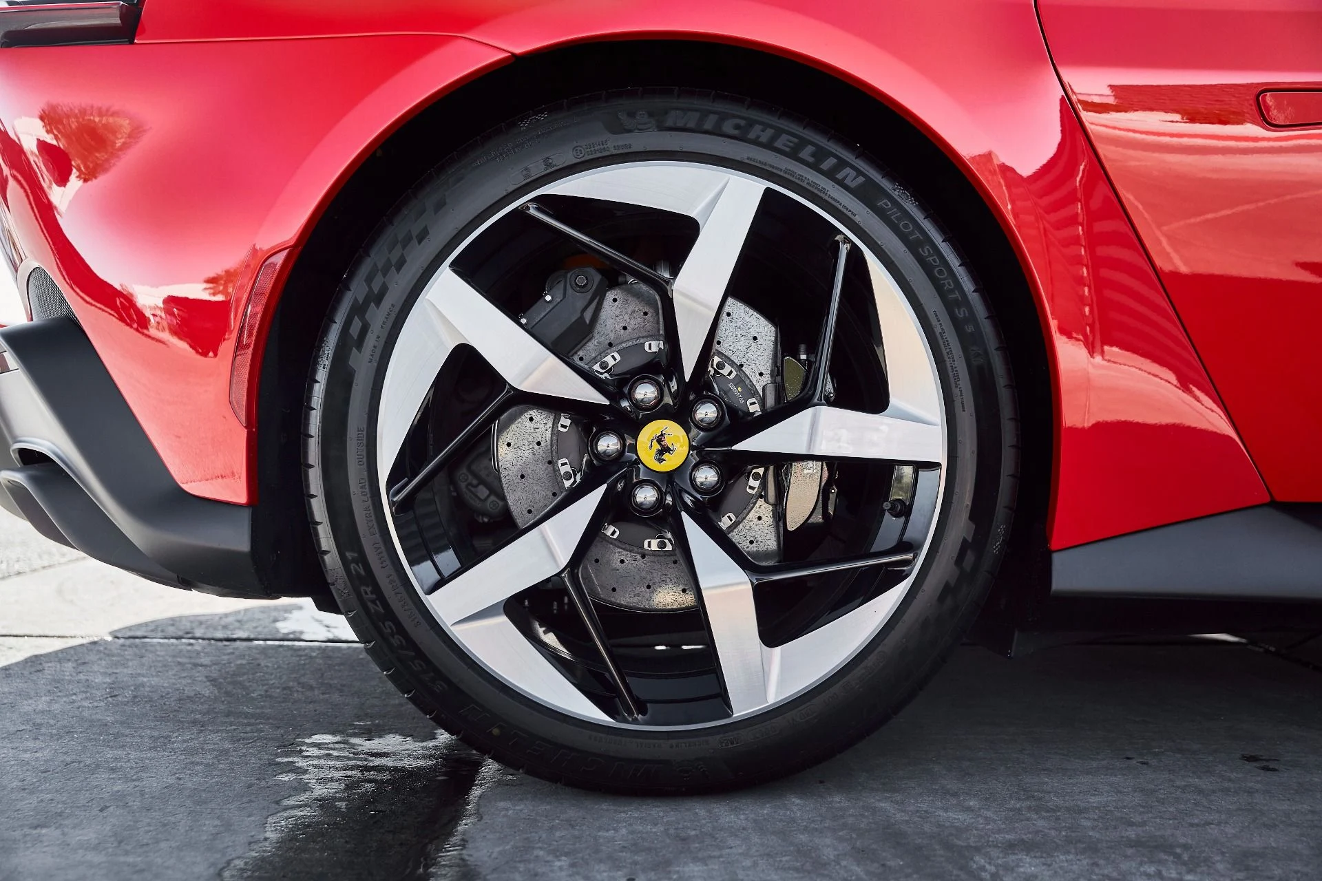 mph033_3385551720_Used_2025_Ferrari_12_Cilindri_1769824800_78d4862662