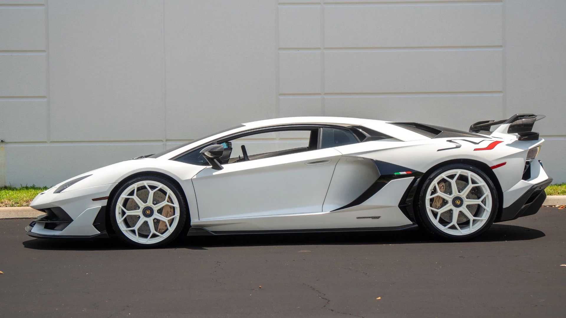 mph033_3387817786_Used_2019_Lamborghini_Aventador_LP_770_4_SVJ_1754340799_781c58800d