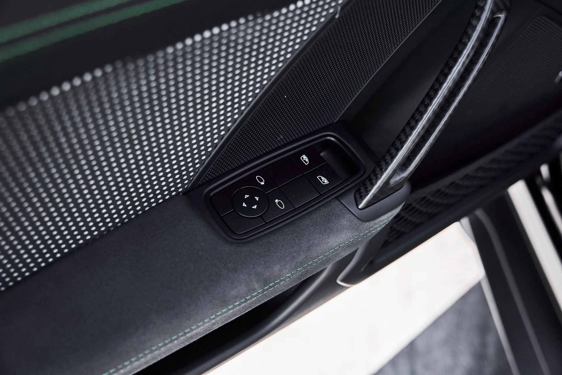 mph033_3389701030_Used_2025_Porsche_911_GT_3_RS_1776295555_f37eb0613b