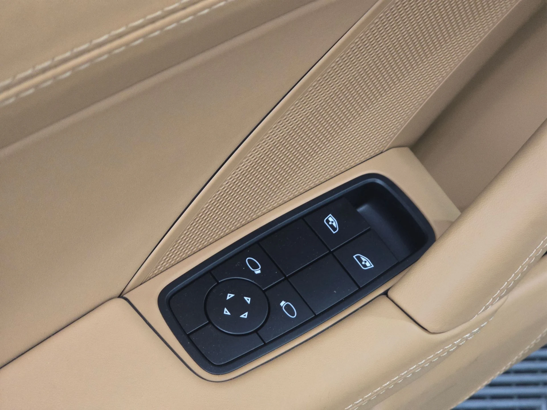 mph033_3395852415_e1cb63bb7a6fc14e3e195122bfad0068x_d832cb1a6e