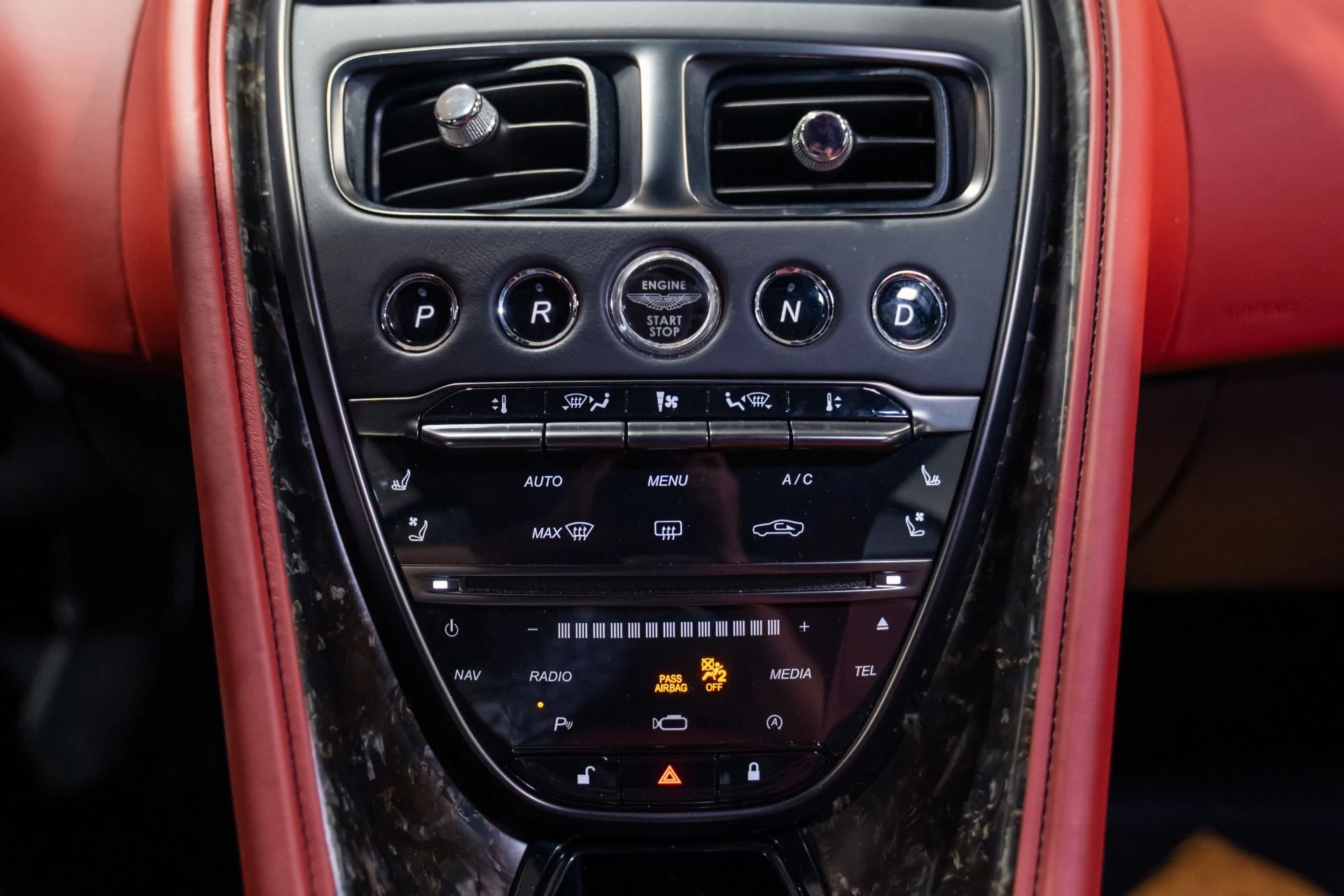 mph033_3405173521_Used_2018_Aston_Martin_DB_11_V12_1788901645_98e346e858