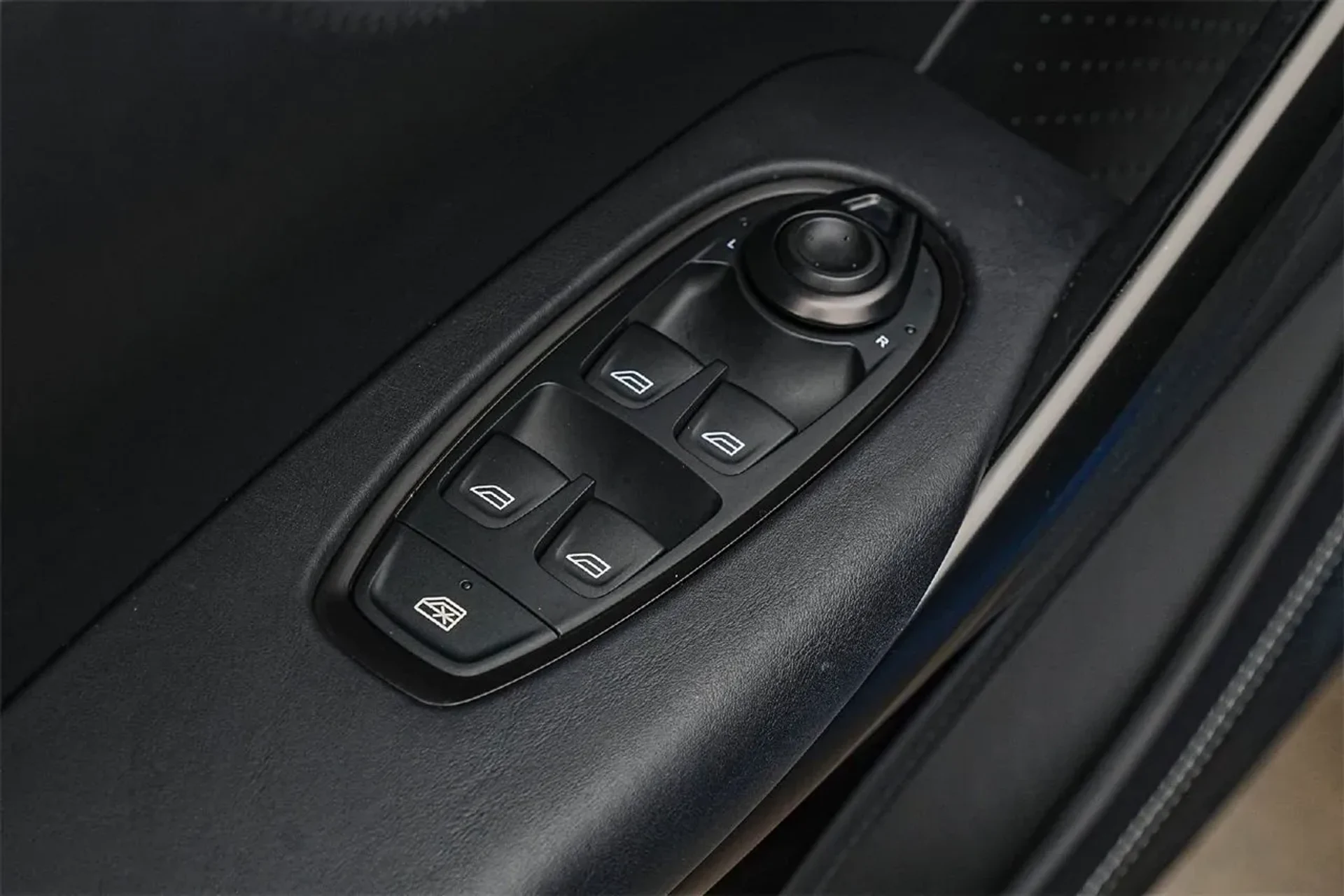 mph033_340592322_9b64d26961734276848256ed4493dff5_fc5b83d668