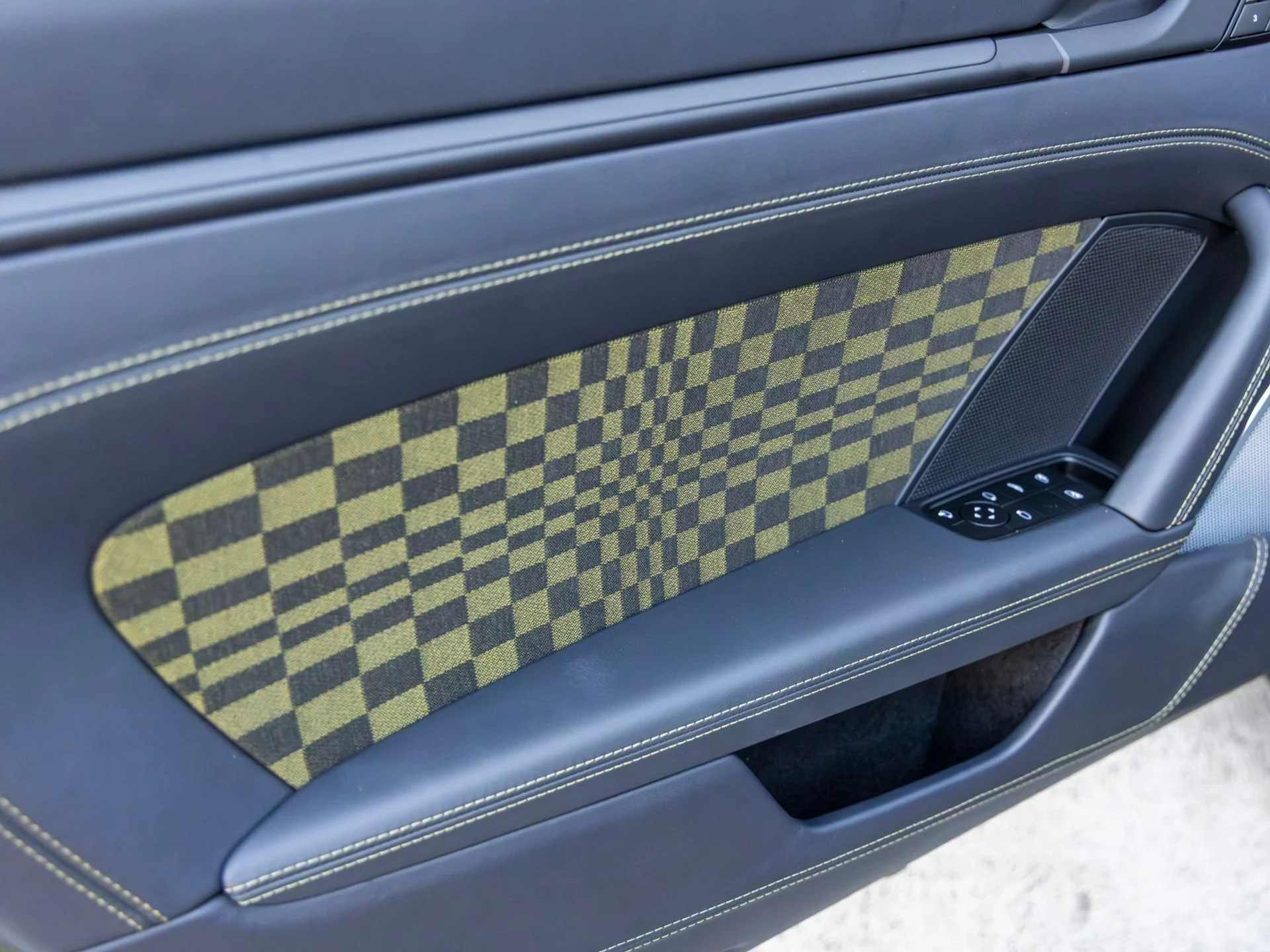 mph033_3410023561_34_6dd343b136