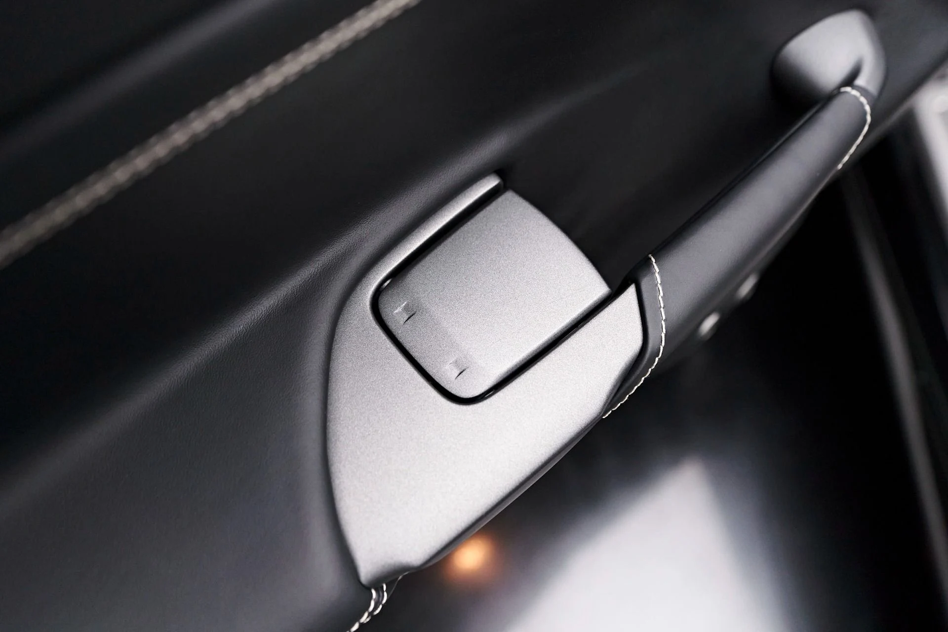 mph033_3433984242_Used_2018_Ferrari_488_Spider_Base_1717624092_e53a118644