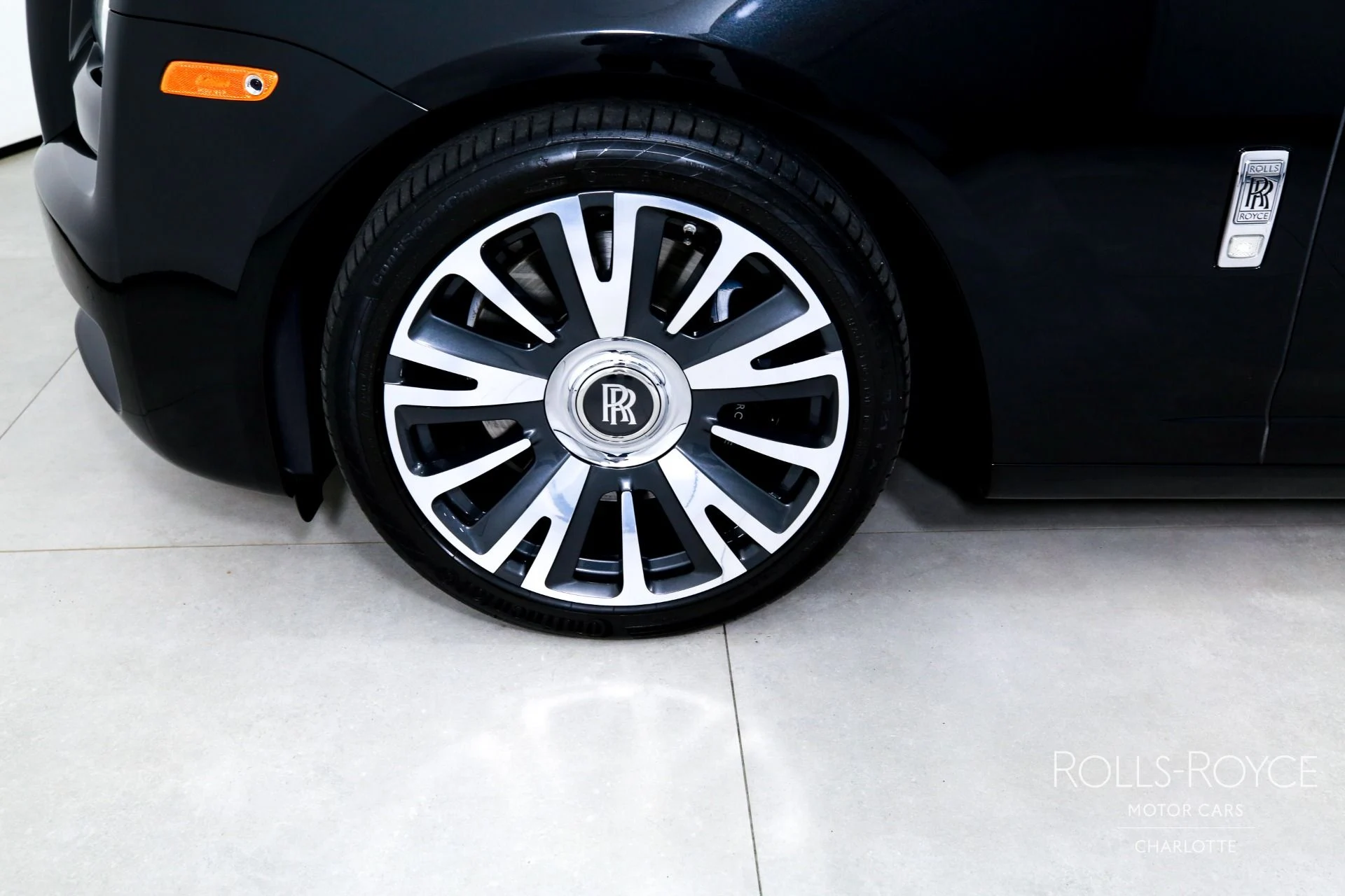 mph033_3435970014_Used_2019_Rolls_Royce_Ghost_1769449572_0606909301