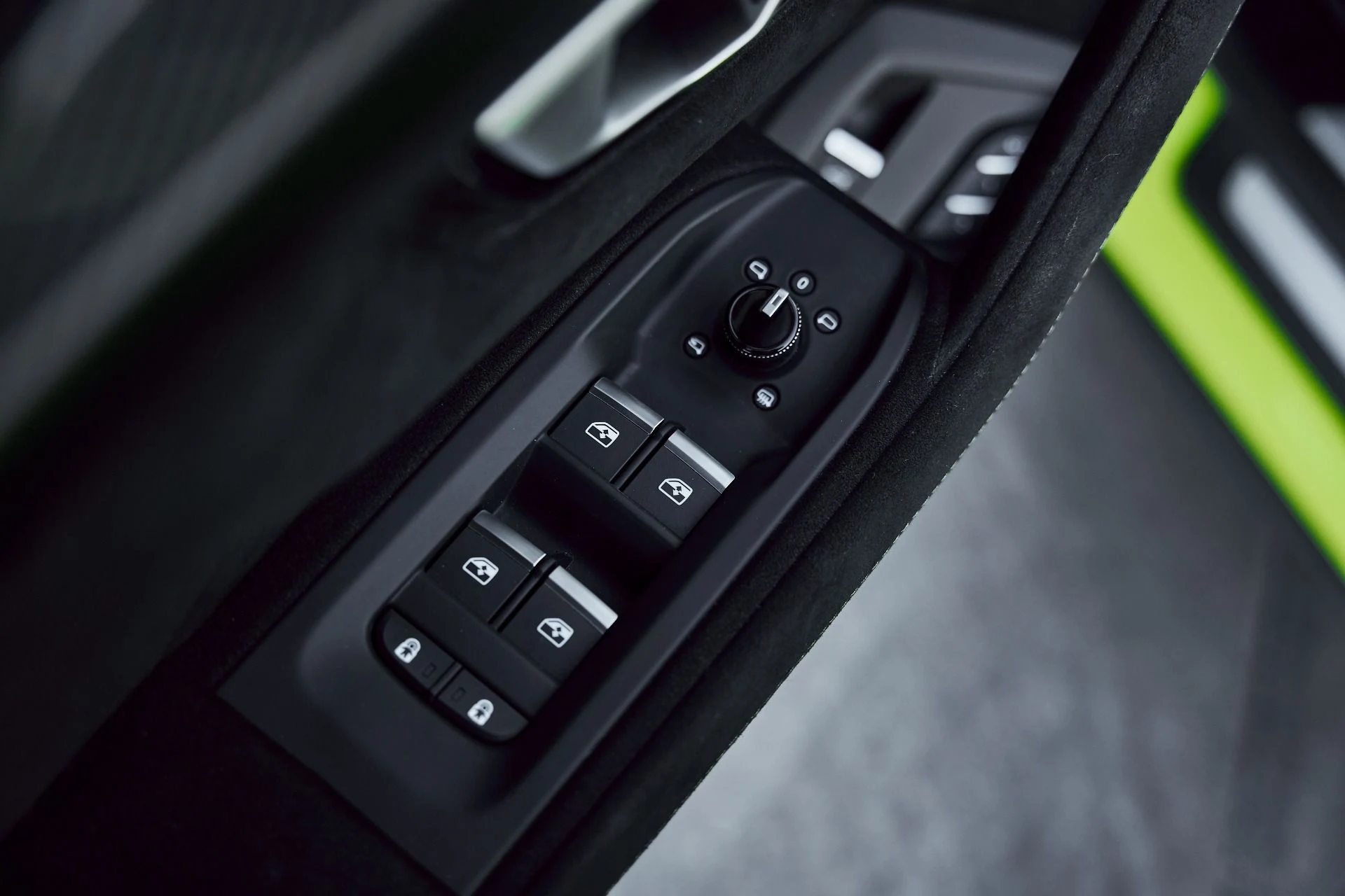 mph033_344106554_Used_2024_Lamborghini_Urus_Performante_1771724627_6f8904b942