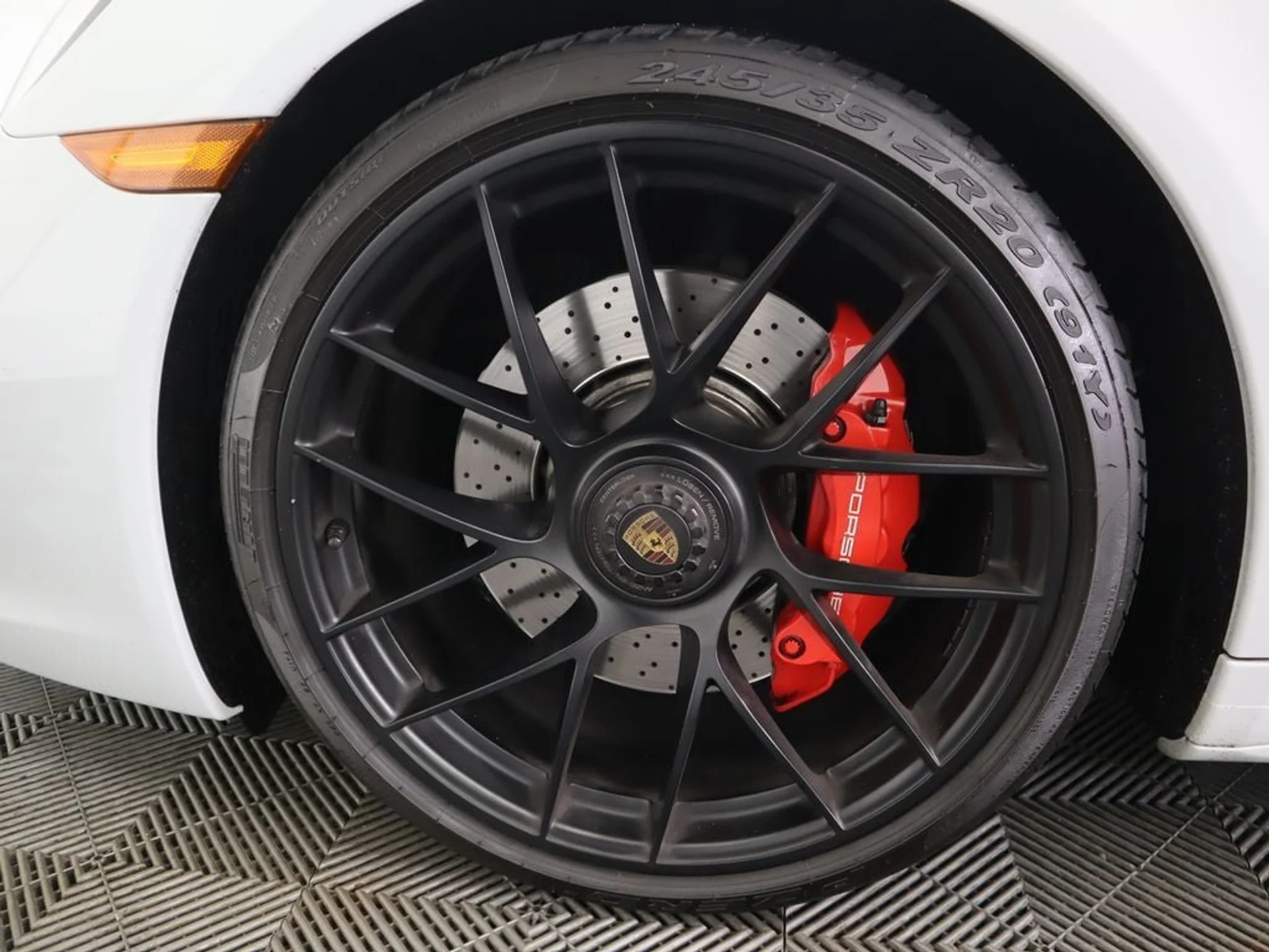 mph033_3447576048_used_2018_porsche_911_carrera4gtscabriolet_8119_22948233_34_1024_eef75248df