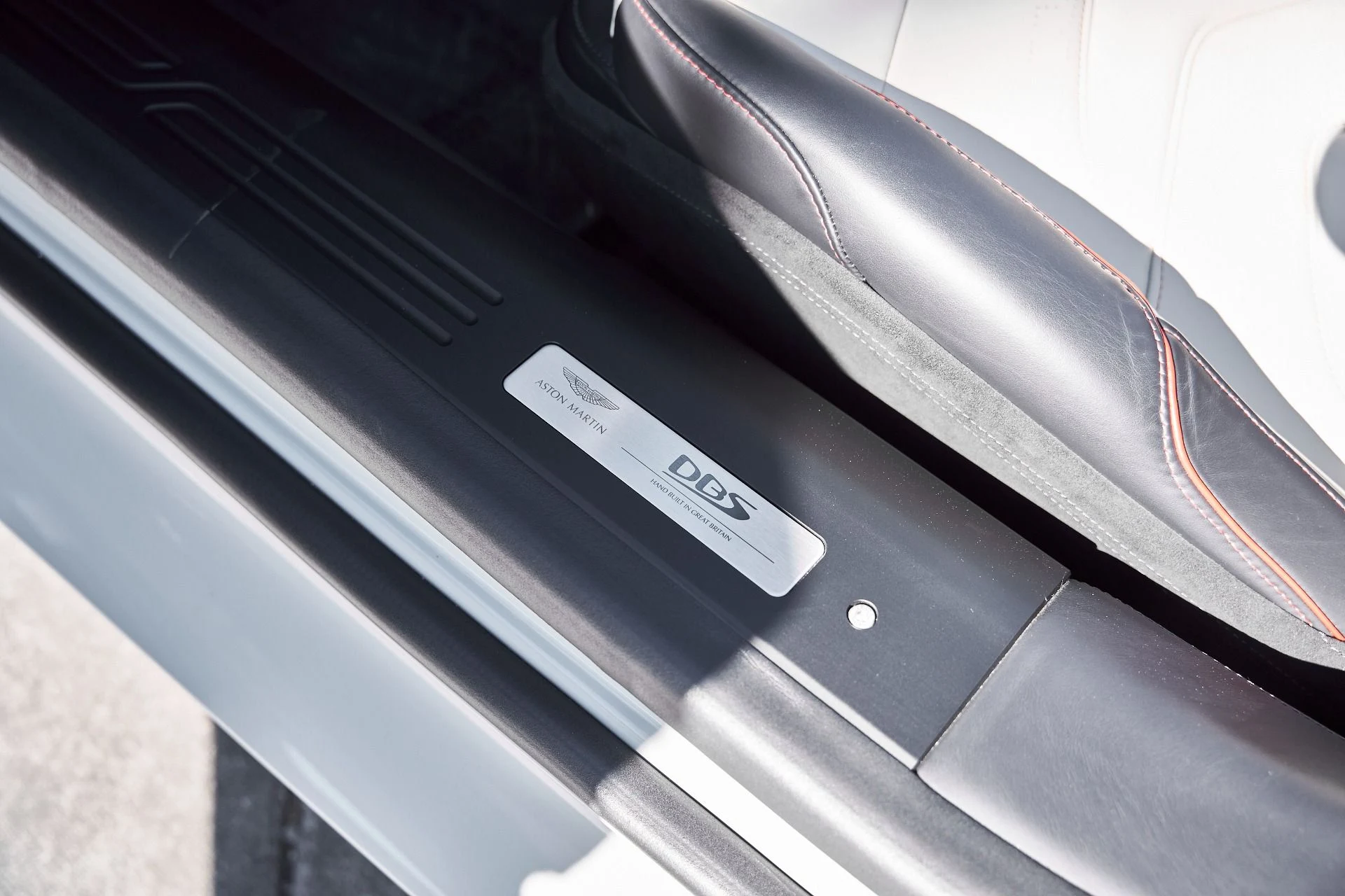 mph033_3452586659_Used_2023_Aston_Martin_DBS_Volante_1770513068_0dd3027a88