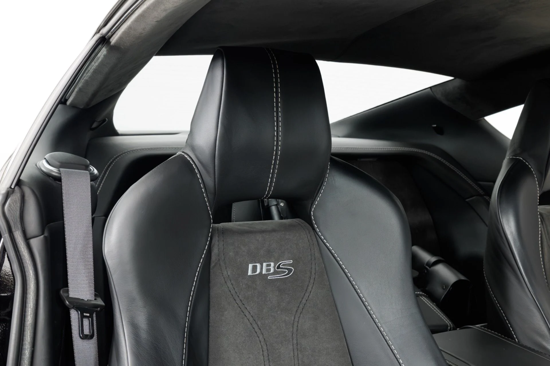 mph033_3455065467_Used_2009_Aston_Martin_DBS_V12_Manual_1785525197_35aa434090