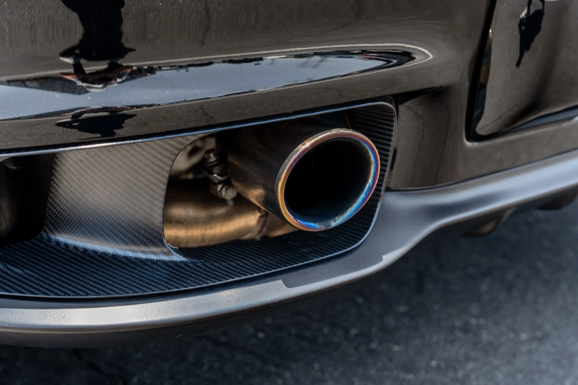 mph033_3455673080_Used_2011_Porsche_911_GT_2_RS_1752601699_37137810c5