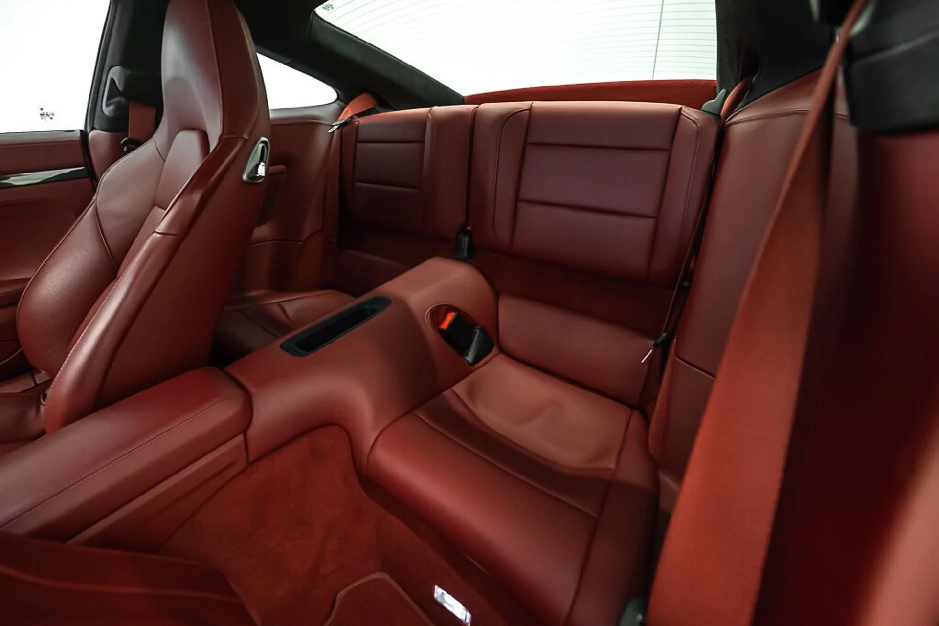 mph033_3459350456_porsche_911_2018_jpg_v_1773863537_aa348075e8