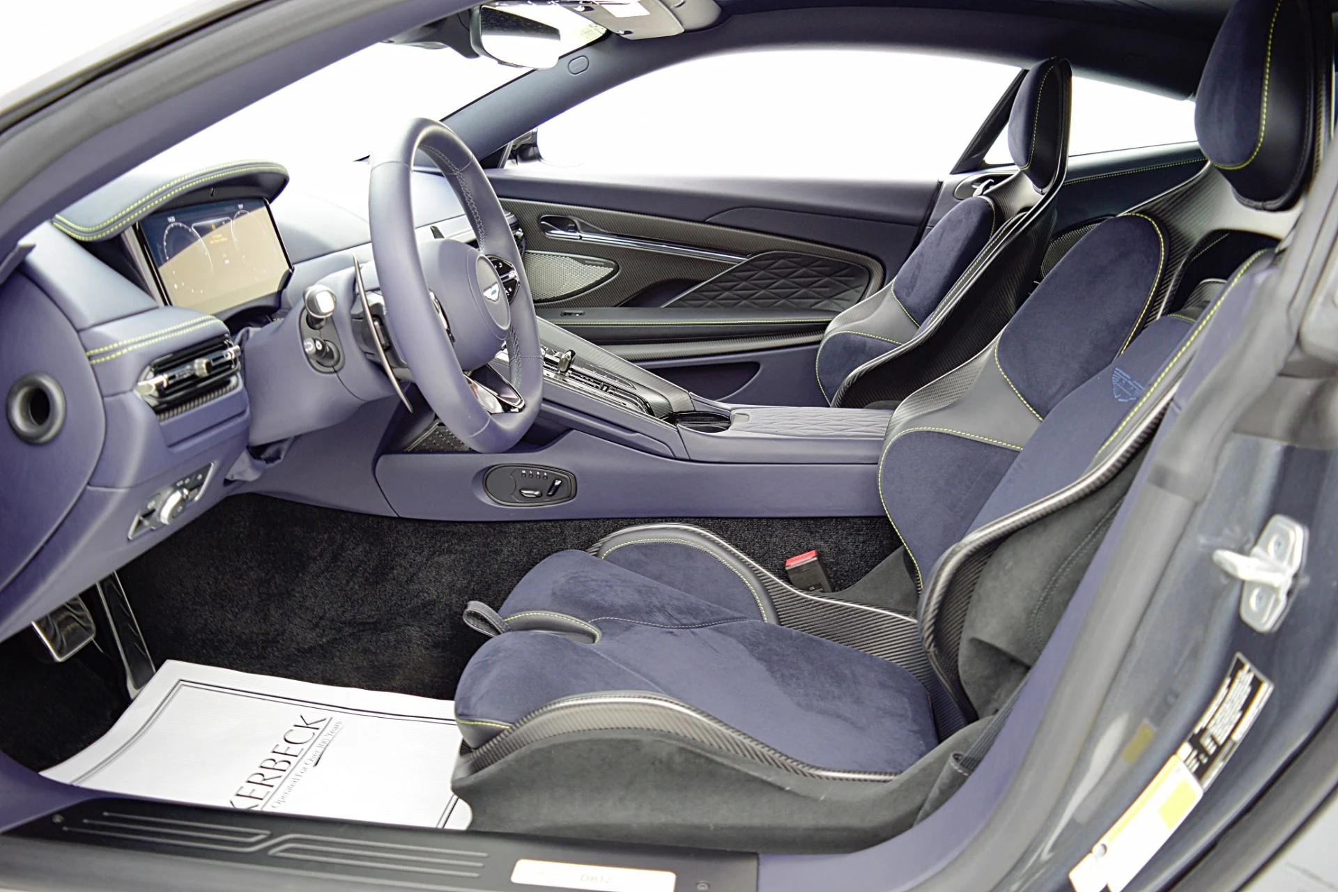 mph033_3465133059_Used_2024_Aston_Martin_DB_12_Coupe_12a3bce872