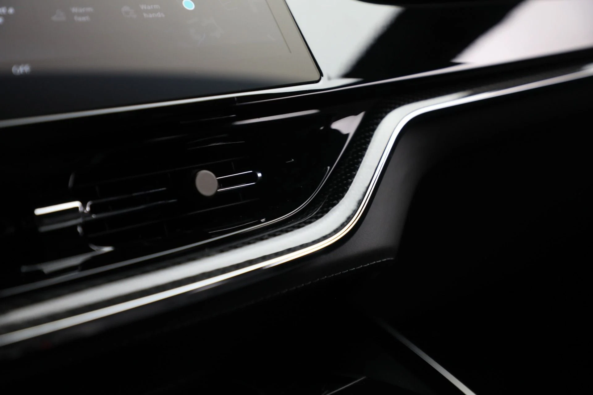 mph033_3466901118_New_2025_Aston_Martin_DBX_707_e29763bf2c