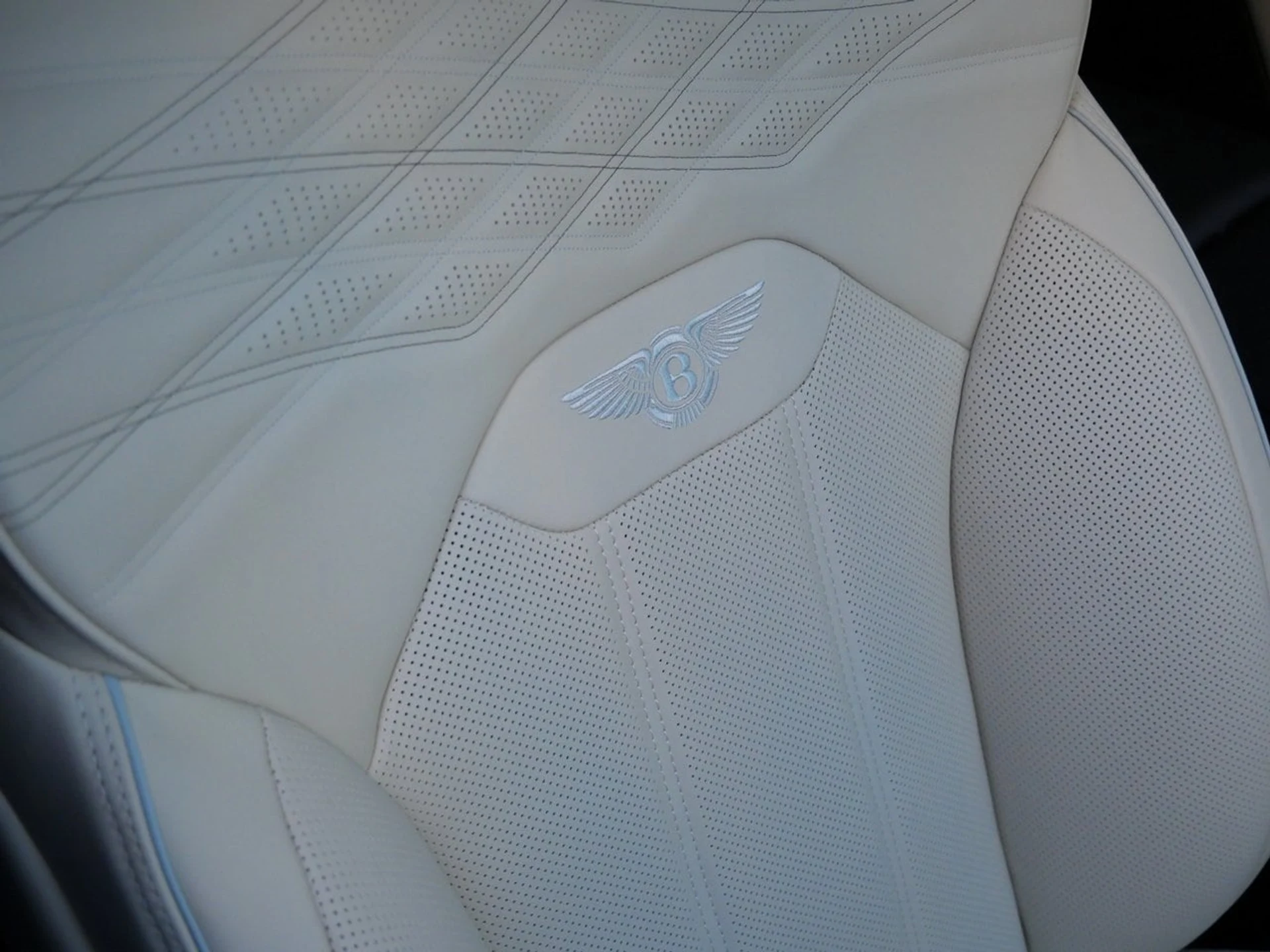 mph033_346836733_6985b2e5729519b05db78d1aae50d9cfx_4a7bdb652f