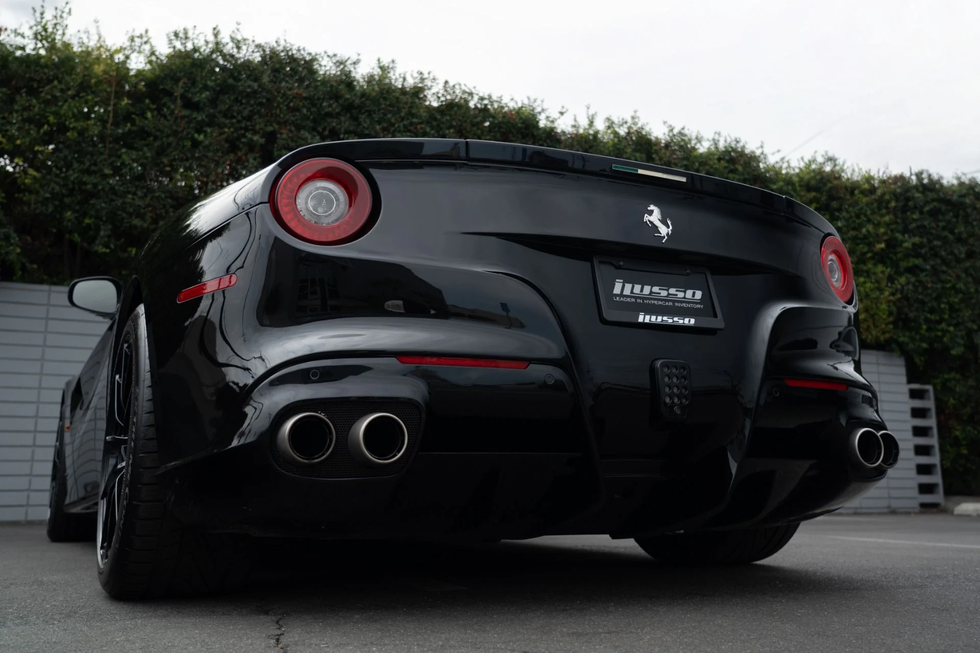 mph033_3468930395_Used_2014_Ferrari_F12berlinetta_1756490493_6b8354d979
