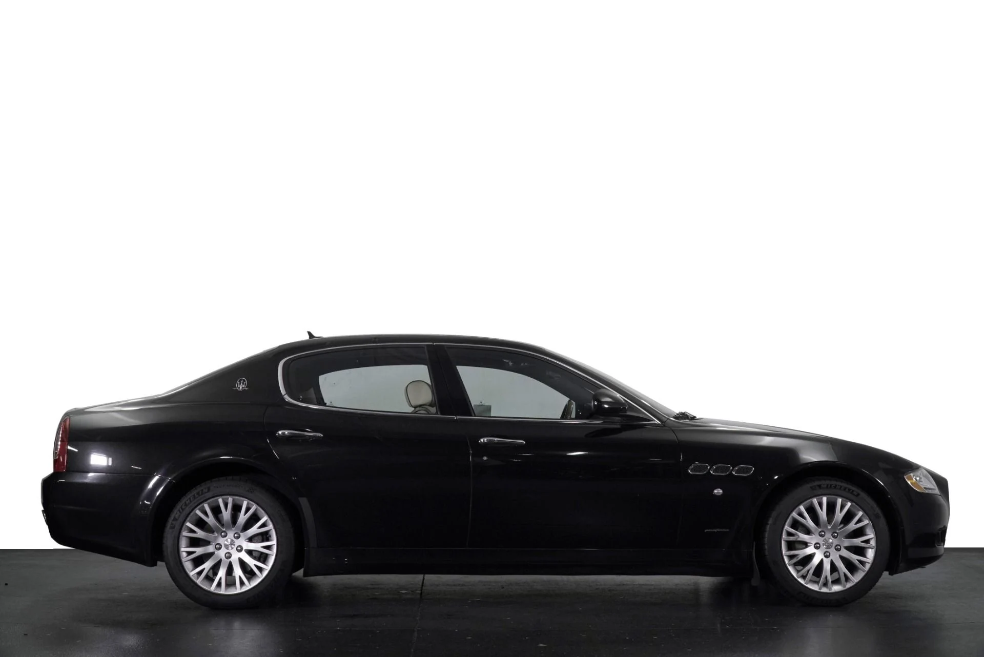 mph033_3474698892_Used_2009_Maserati_Quattroporte_Base_1787291623_042f77b7c9