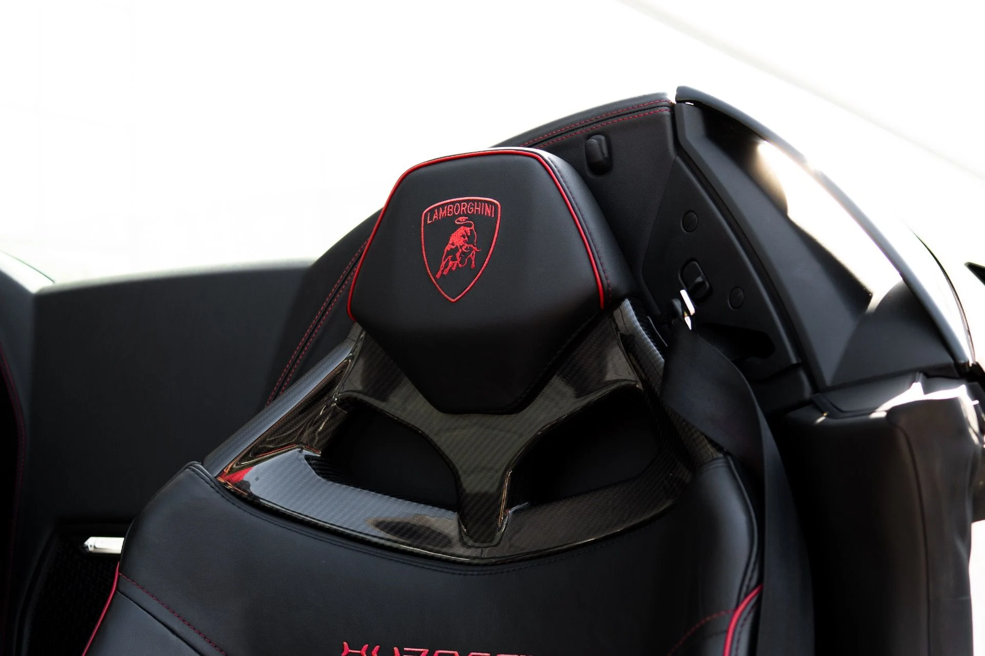 mph033_3474797311_Used_2021_Lamborghini_Huracan_EVO_Spyder_1766013013_8177718200