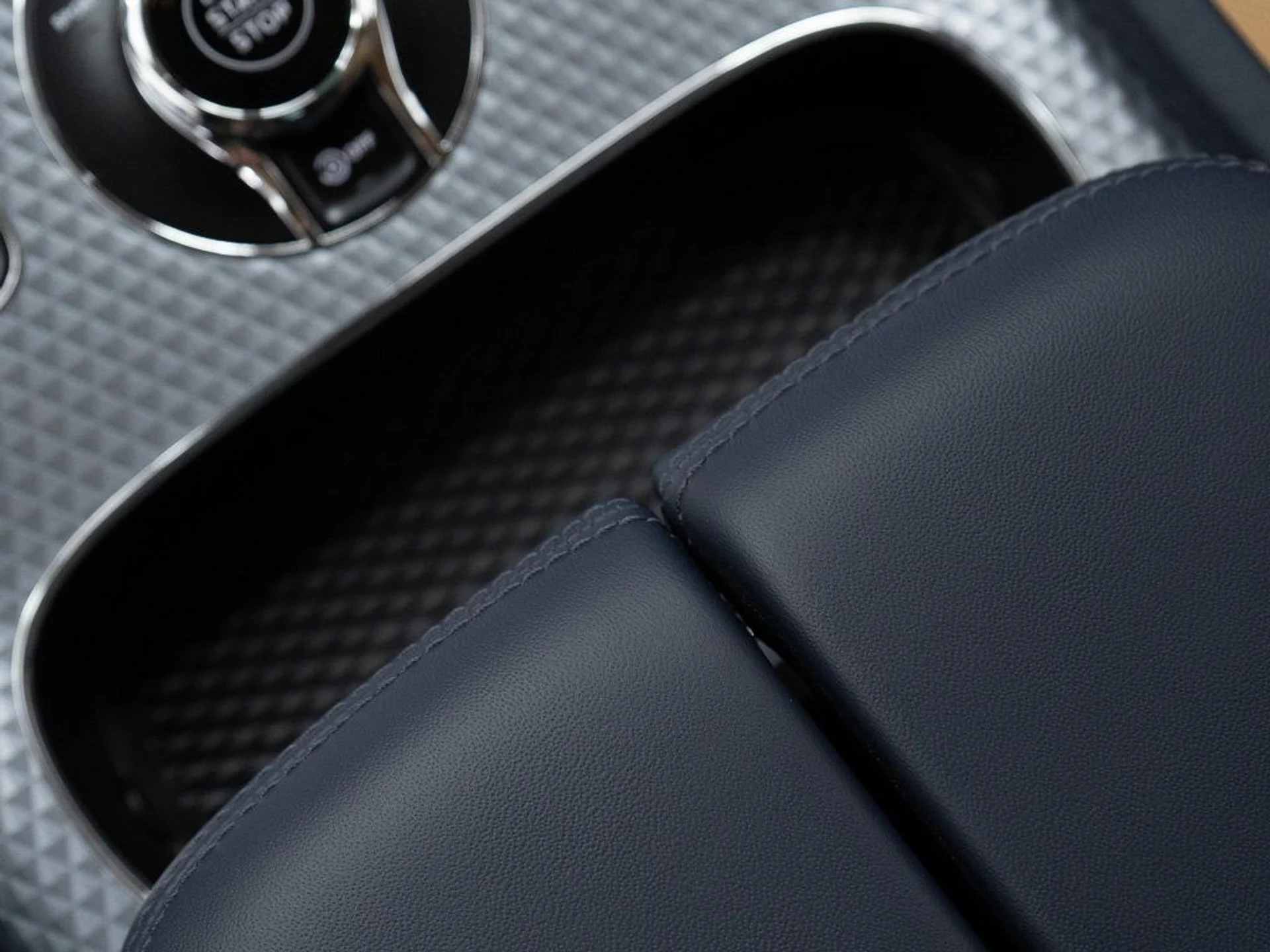 mph033_3476179595_67bc2853a54cc3c6daf7e81a1e484170_7c1978c0f2