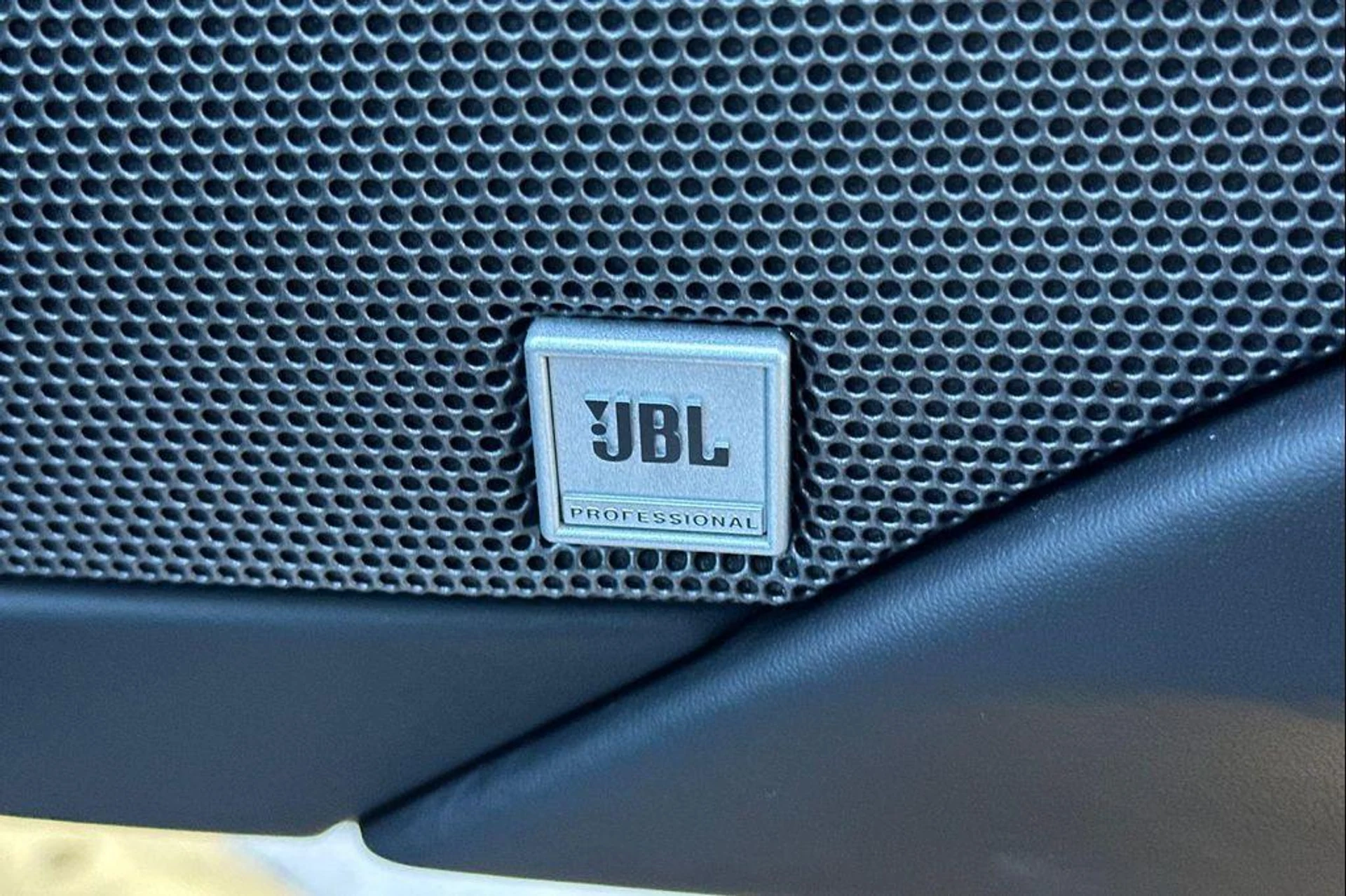 mph033_3487225017_85_N_Id0_Fsb_Bd_Vh_QA_Roa7_Lx_LXE_Mrg_fd85772fe0