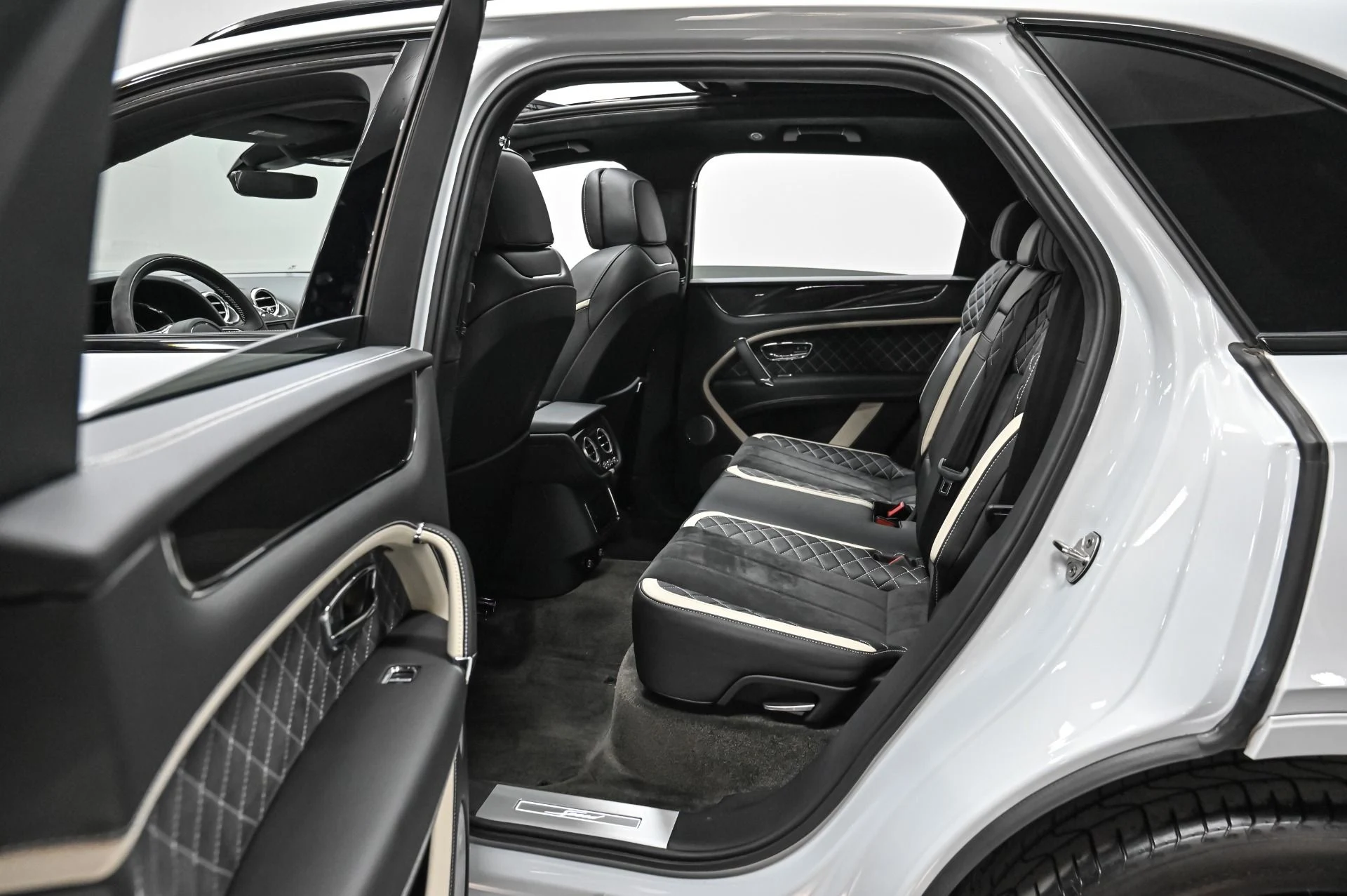 mph033_3491703113_Used_2020_Bentley_Bentayga_Speed_1754949210_bf48f0765e