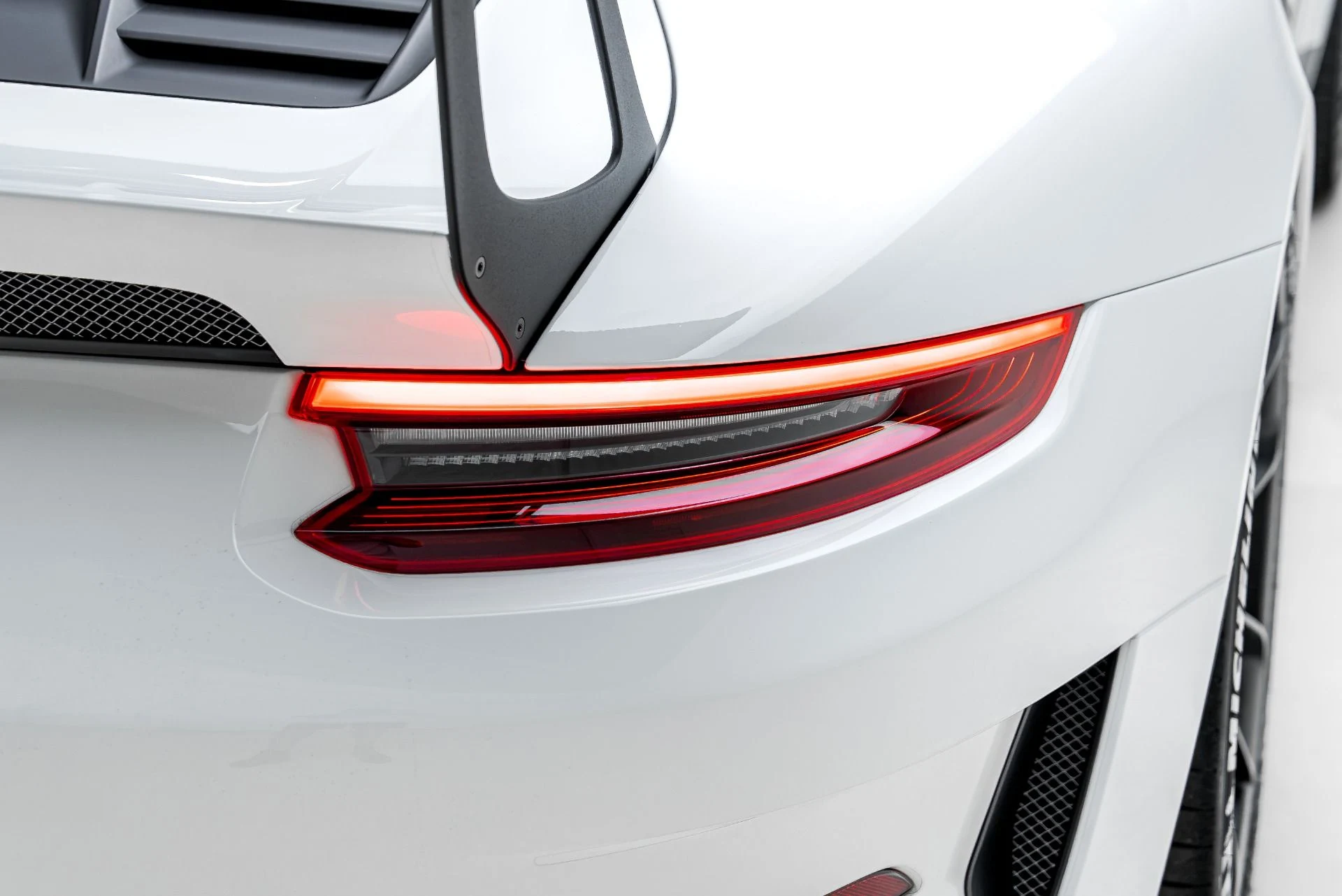 mph033_3493633185_Used_2019_Porsche_911_GT_3_RS_1787346296_e00a83e8ef