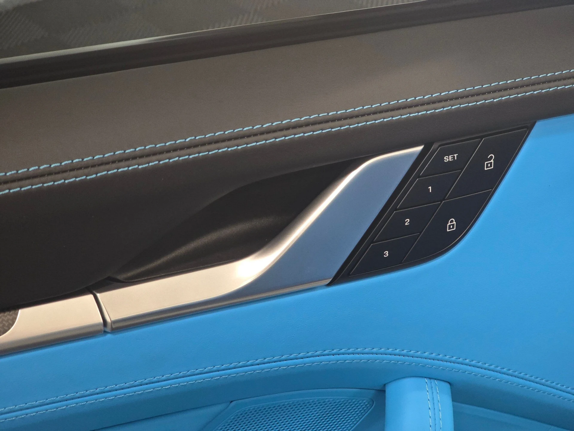 mph033_3497876459_f891d55afbf85ccdc92c2632a8813876x_c531333f0b