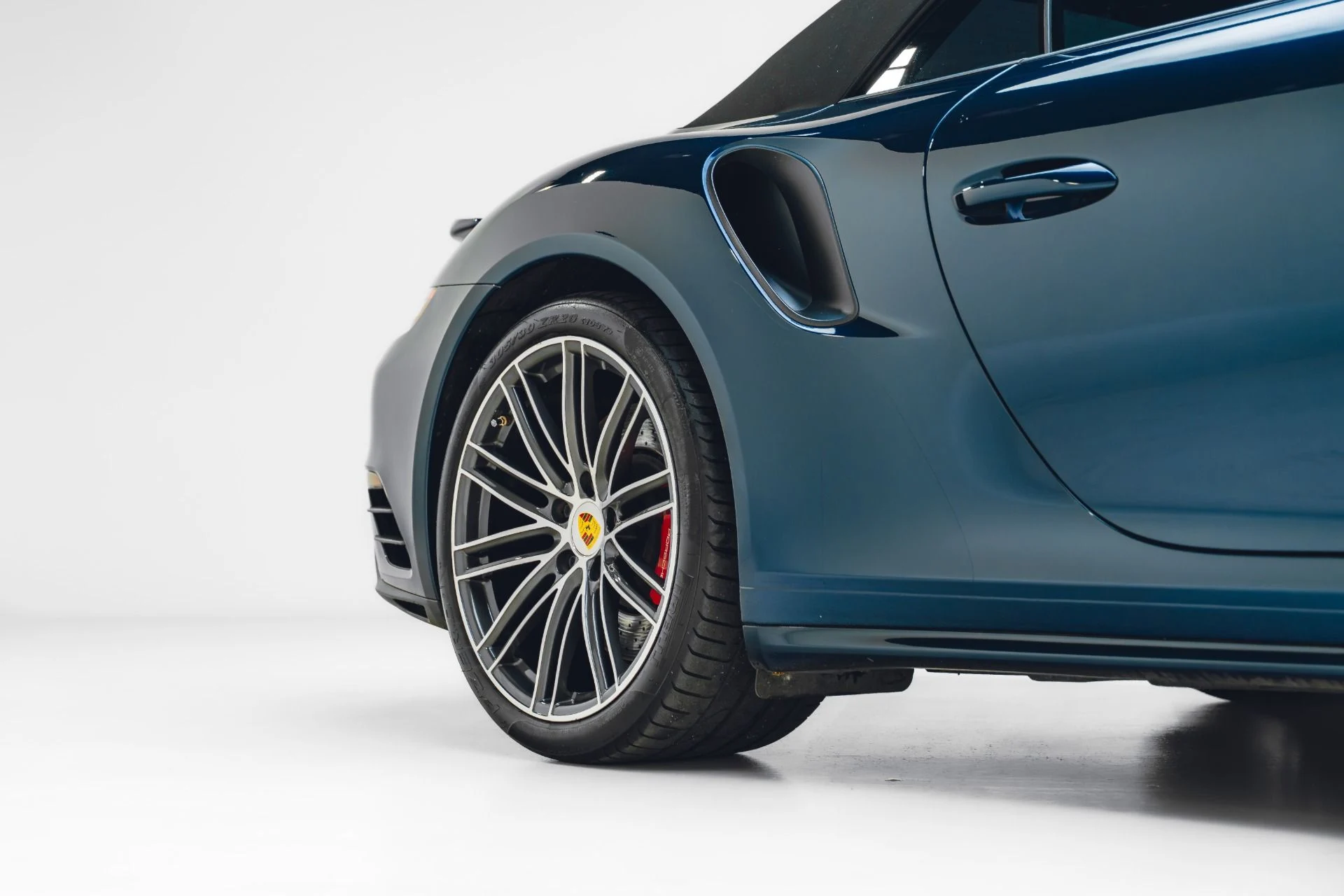 mph033_3504346370_Used_2019_Porsche_911_Turbo_1781652591_0f41c79a3e