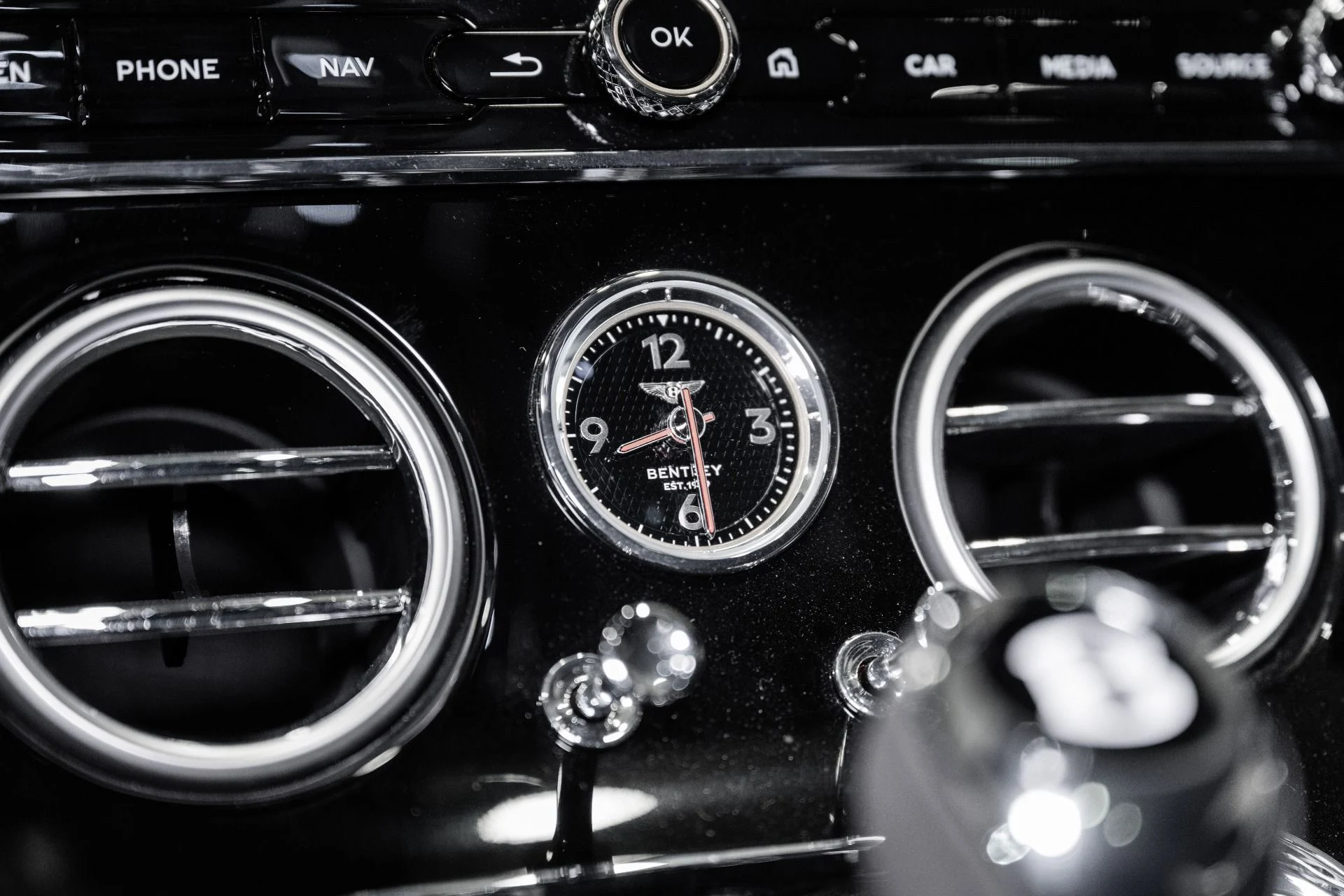 mph033_3522561142_Used_2024_Bentley_Continental_GT_Speed_1775572557_4a20627315