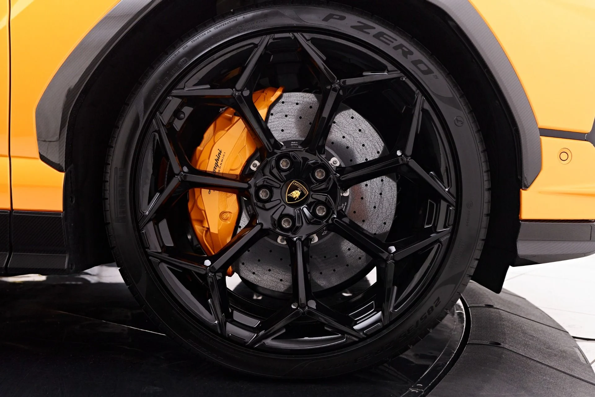 mph033_3526888710_Used_2023_Lamborghini_Urus_Performante_1758074145_101e33d8d2