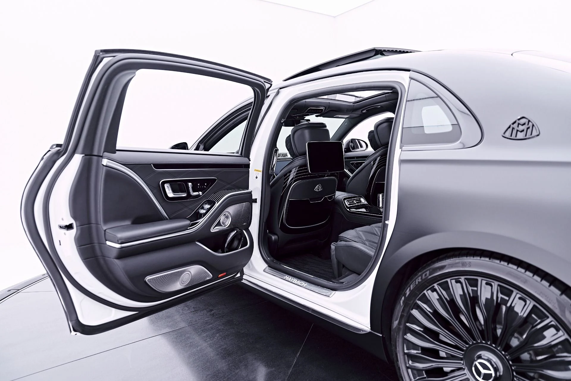 mph033_3549052894_Used_2023_Mercedes_Benz_S_Class_Maybach_S_580_1782762102_39f566473a
