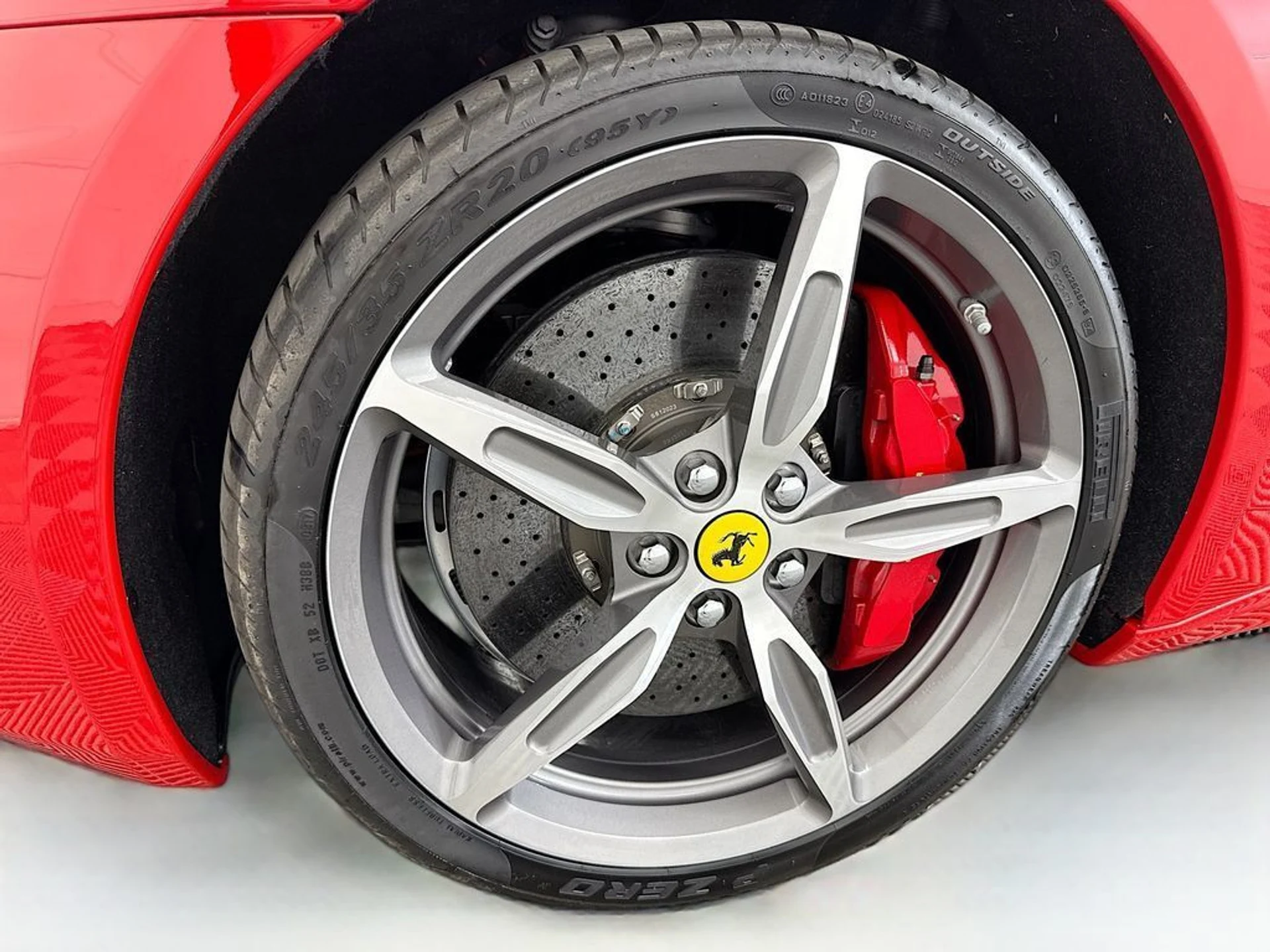 mph033_3549968872_used_2014_ferrari_california_2drconvertible_8119_22996020_34_1024_1866963771