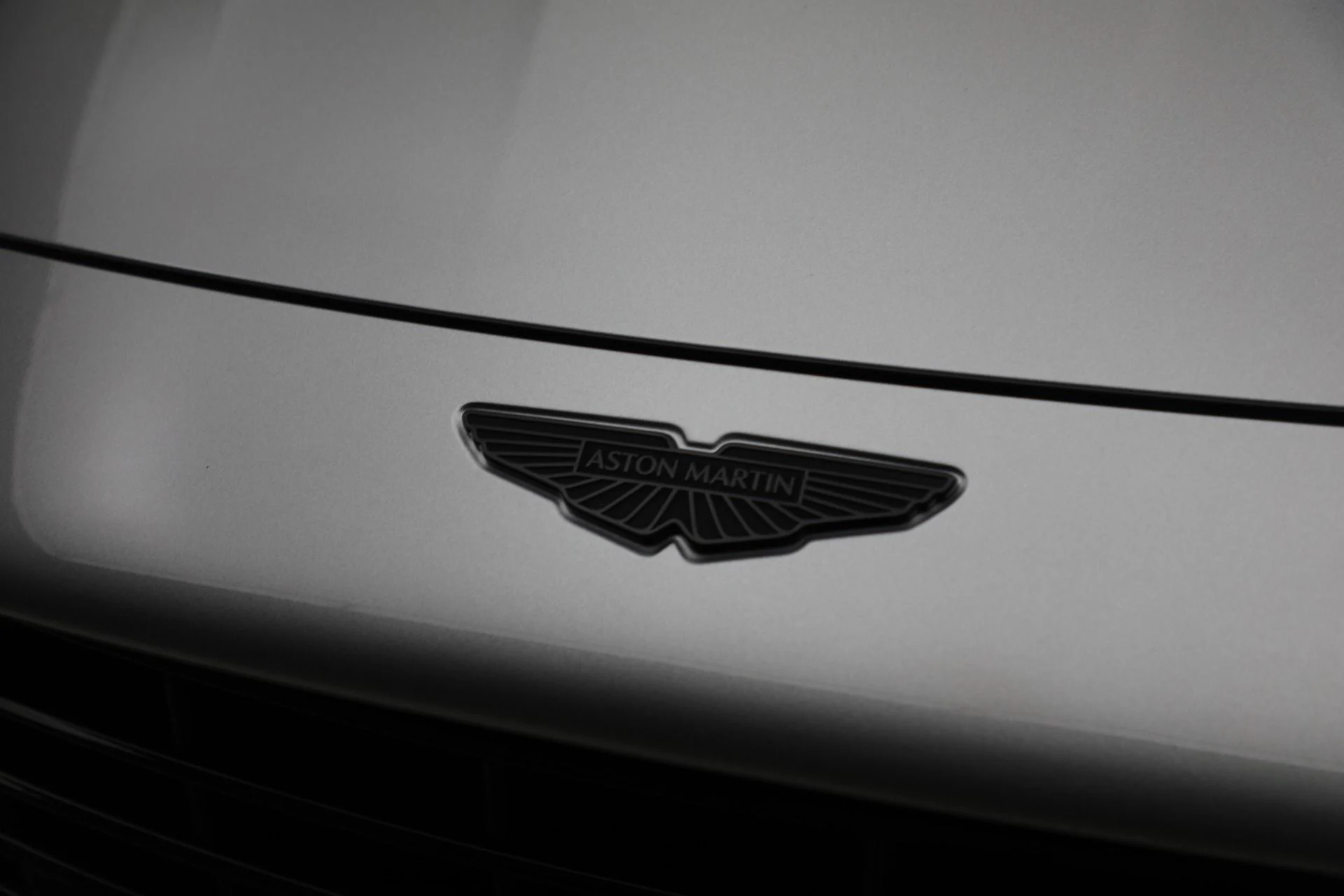 mph033_35514712_New_2026_Aston_Martin_DB_12_Volante_da10210b50