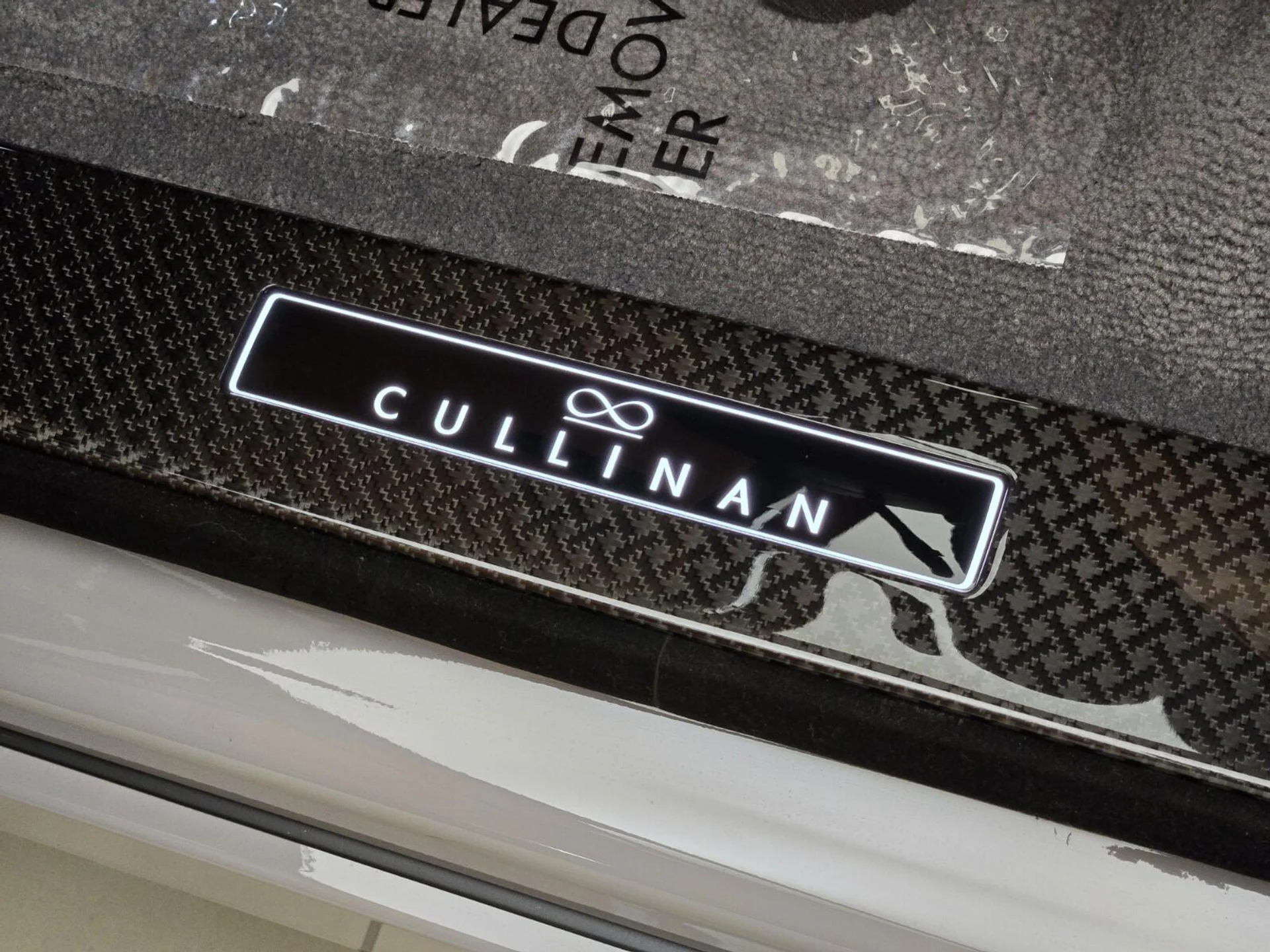 mph033_3554691026_New_2027_Rolls_Royce_Black_Badge_Cullinan_1784179127_8d7e2d3c90
