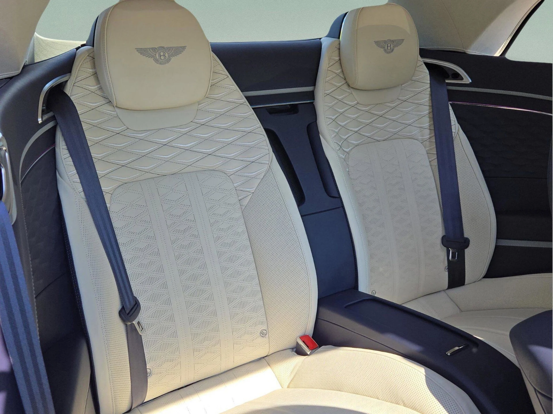 mph033_3555063896_840f0b9ff110e2023af37ef5b02b3d39x_c1267eef11