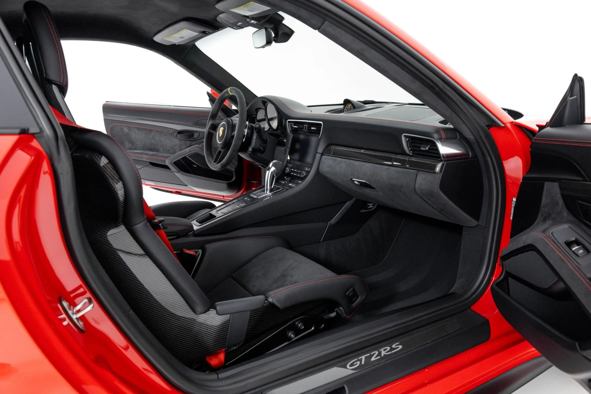 mph033_3562988312_Used_2019_Porsche_911_GT_2_RS_1761868483_6e1d8994aa