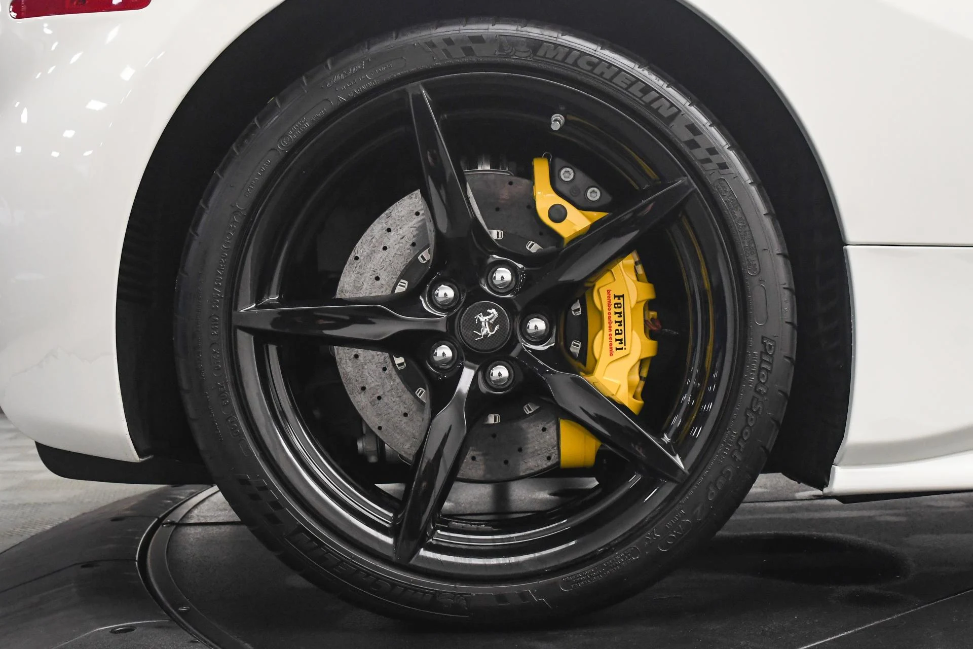 mph033_3563995077_Used_2016_Ferrari_488_Spider_1750234926_563e9de16e