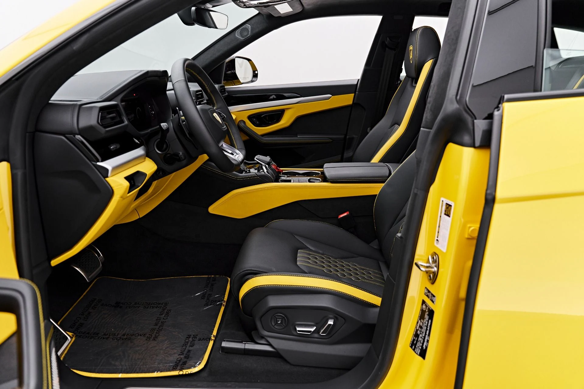 mph033_3569610690_Used_2025_Lamborghini_Urus_SE_1788049897_a828ef1393
