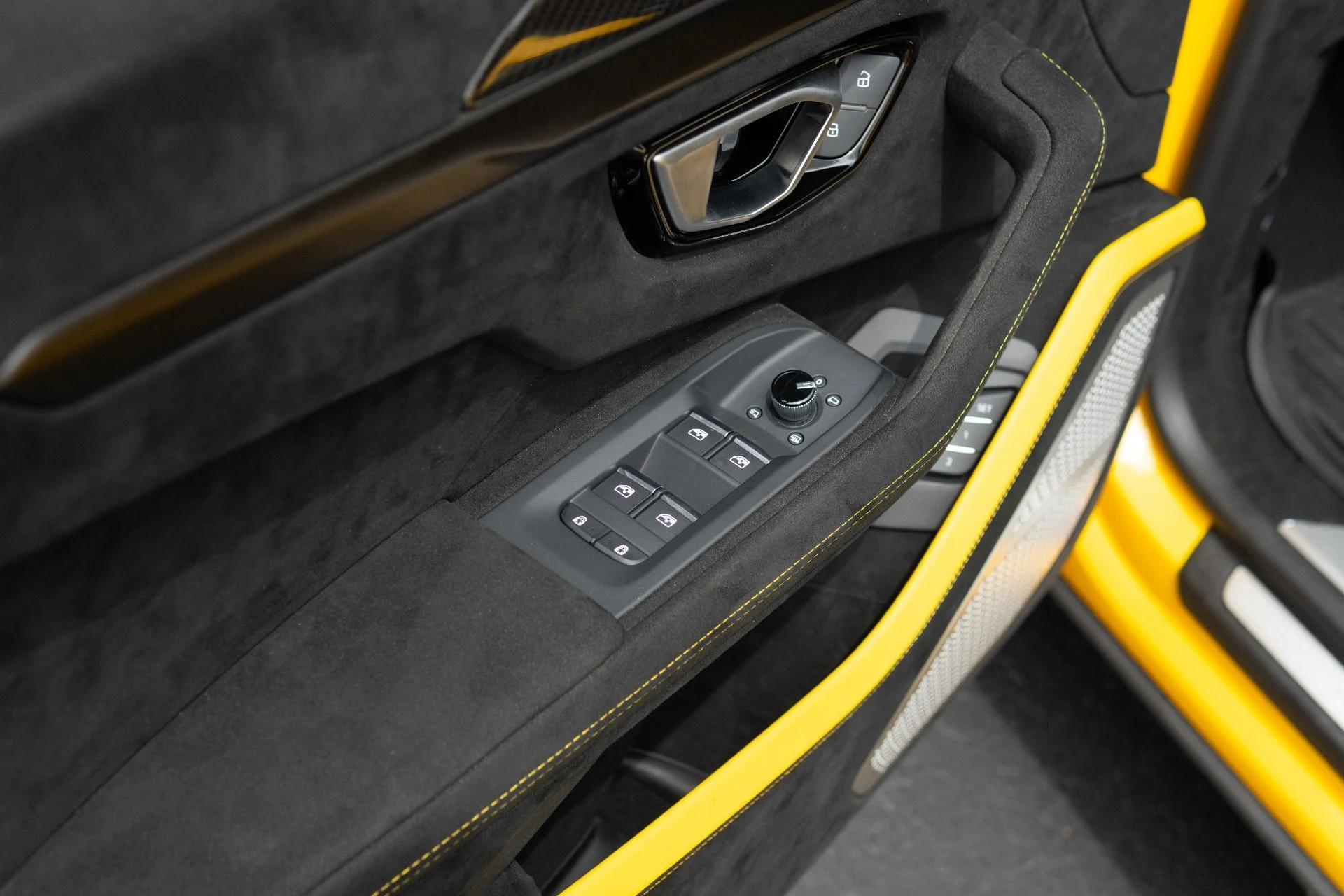 mph033_3574396365_Used_2024_Lamborghini_Urus_Performante_1773952296_45140dff1b