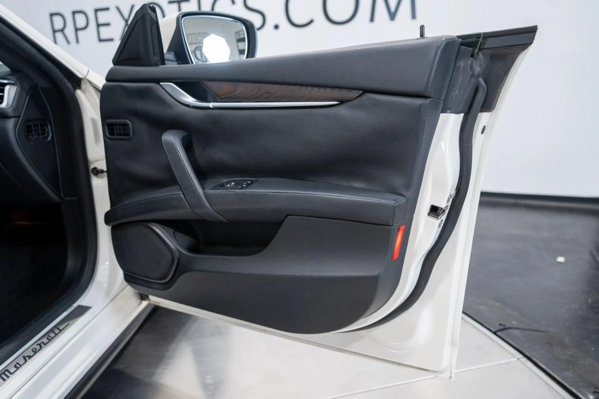 mph033_3576309072_b0ababef23e3ad98e0972ef8eb1cc2fc_e837a42607