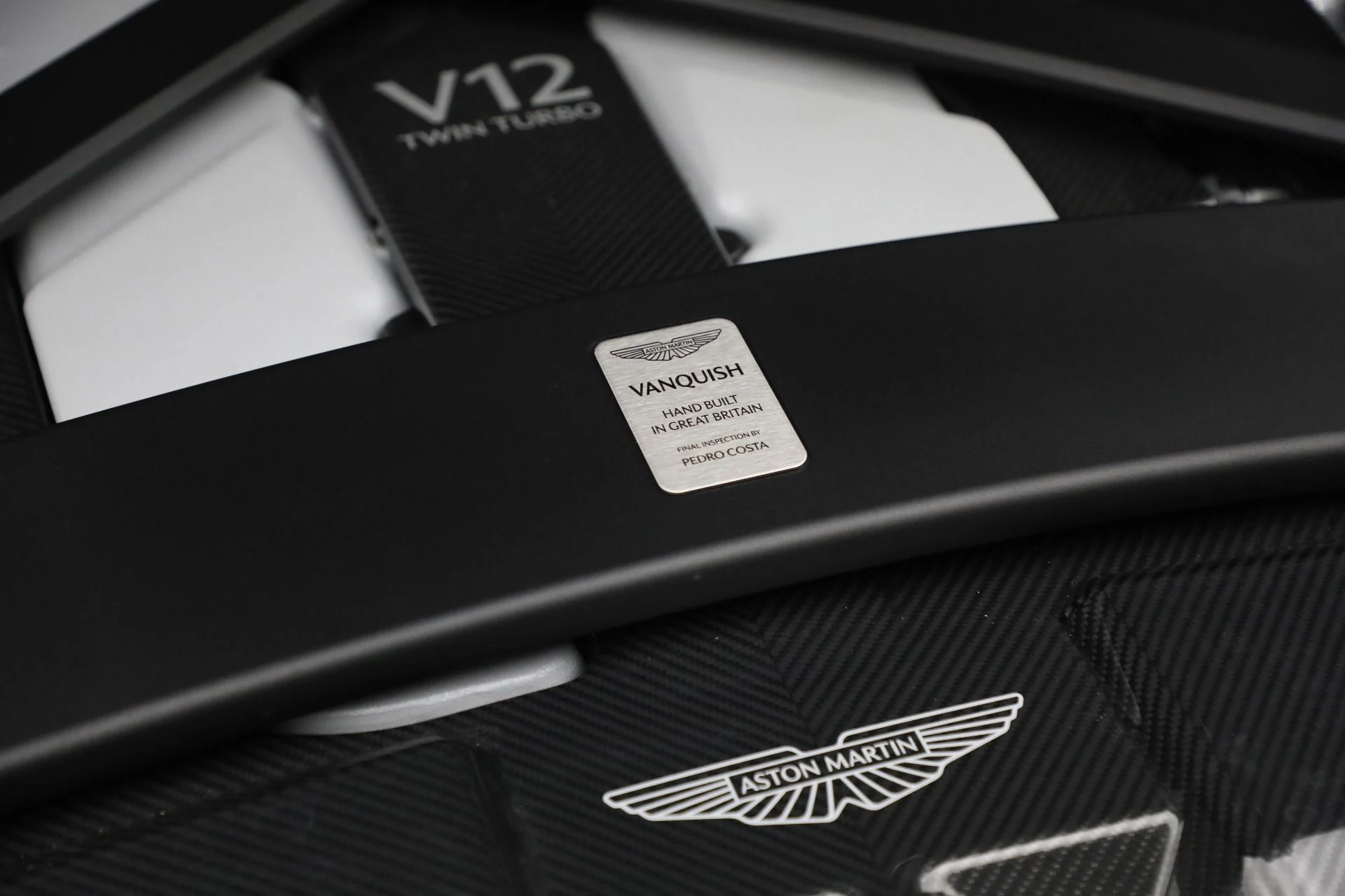 mph033_3588572208_Used_2025_Aston_Martin_Vanquish_1771024271_12c6aa3b94