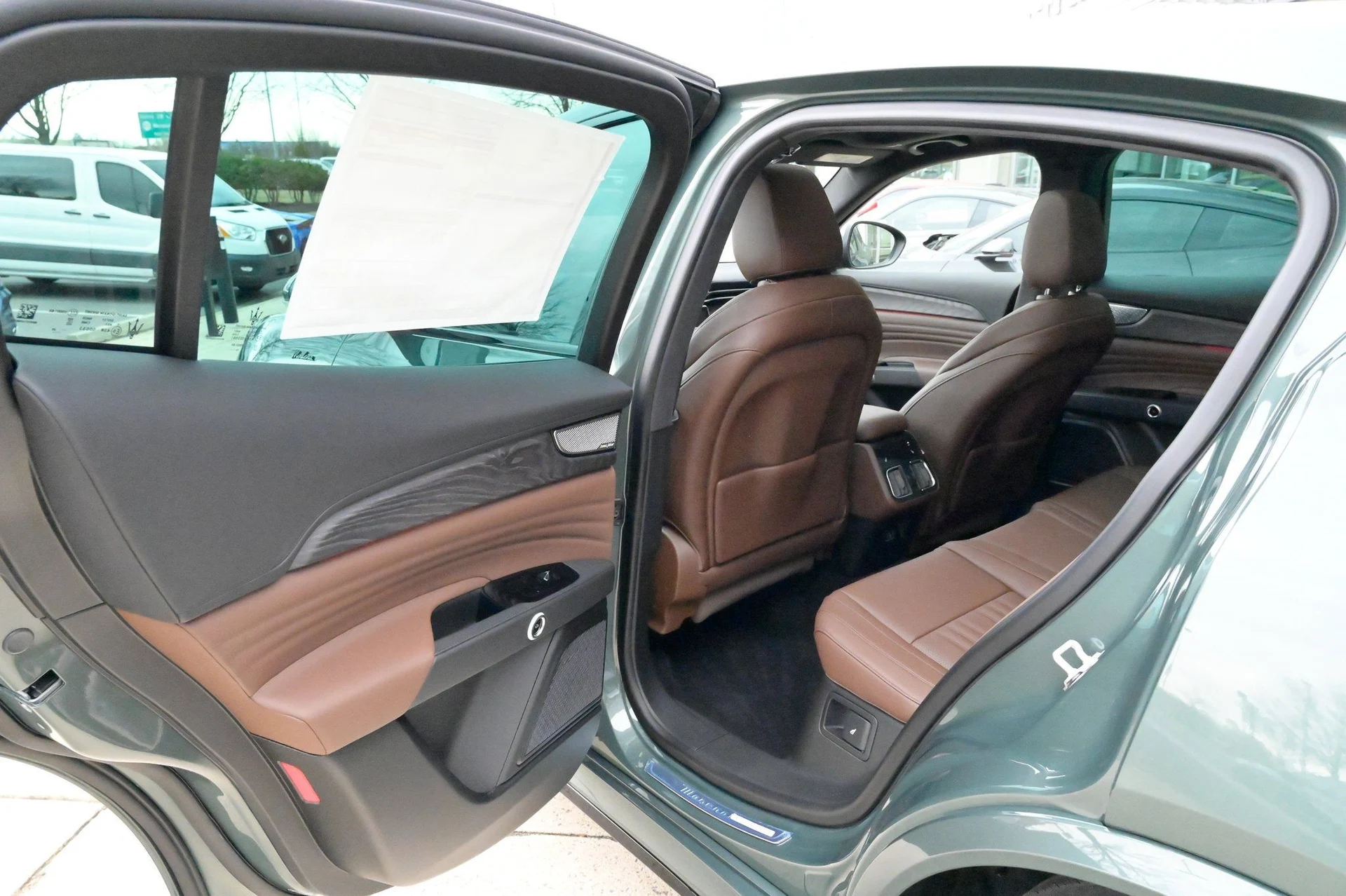 mph033_3589975468_09de15456e7244fb9599d62b93233b41_a7ea1a14c6