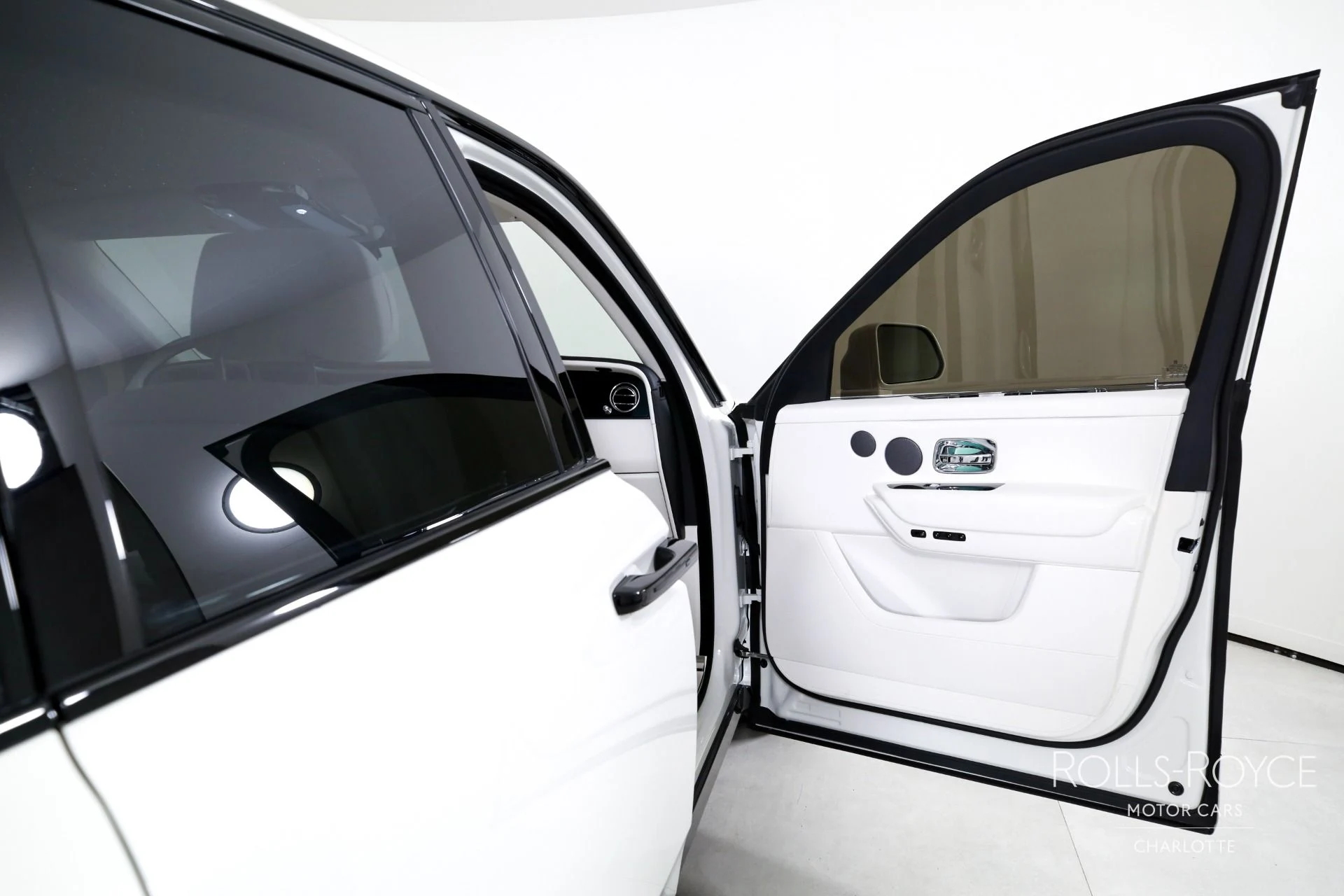 mph033_360544693_Used_2026_Rolls_Royce_Cullinan_1769450617_8503ad6f91