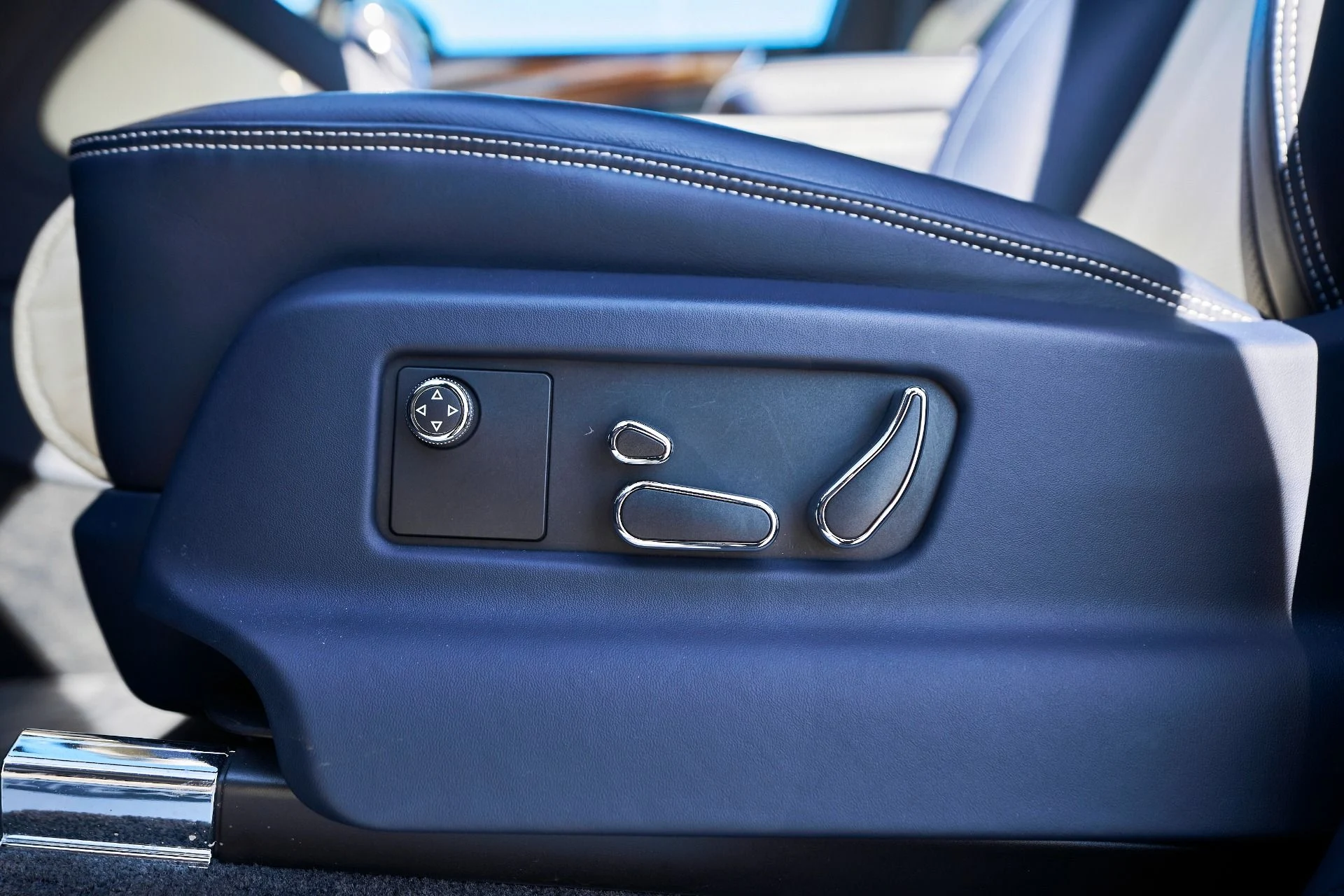 mph033_3608948876_Used_2021_Bentley_Bentayga_V8_1764209012_b6908684c6