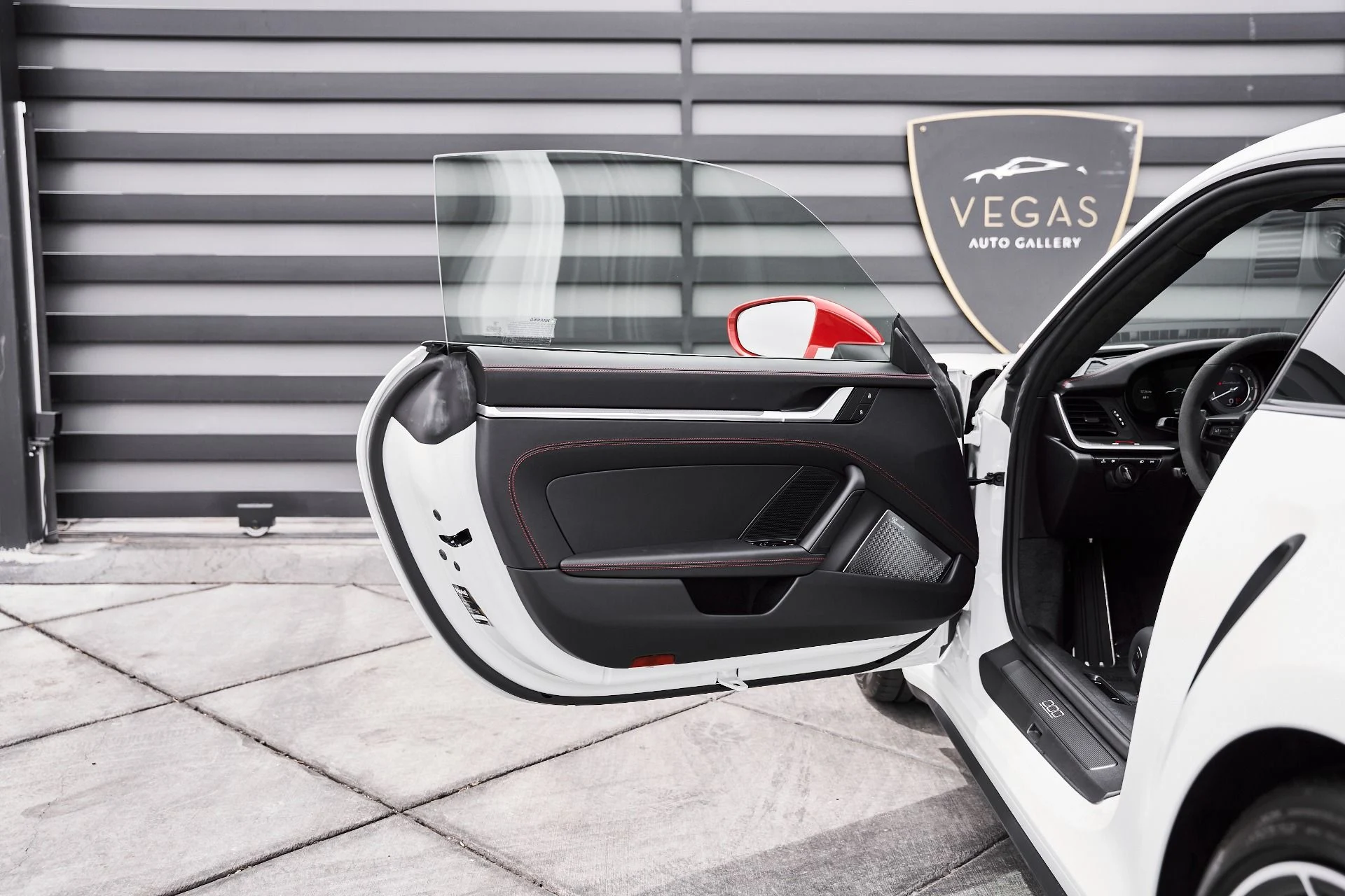 mph033_3609089481_Used_2024_Porsche_911_Turbo_S_1776446275_11c0a71b9b