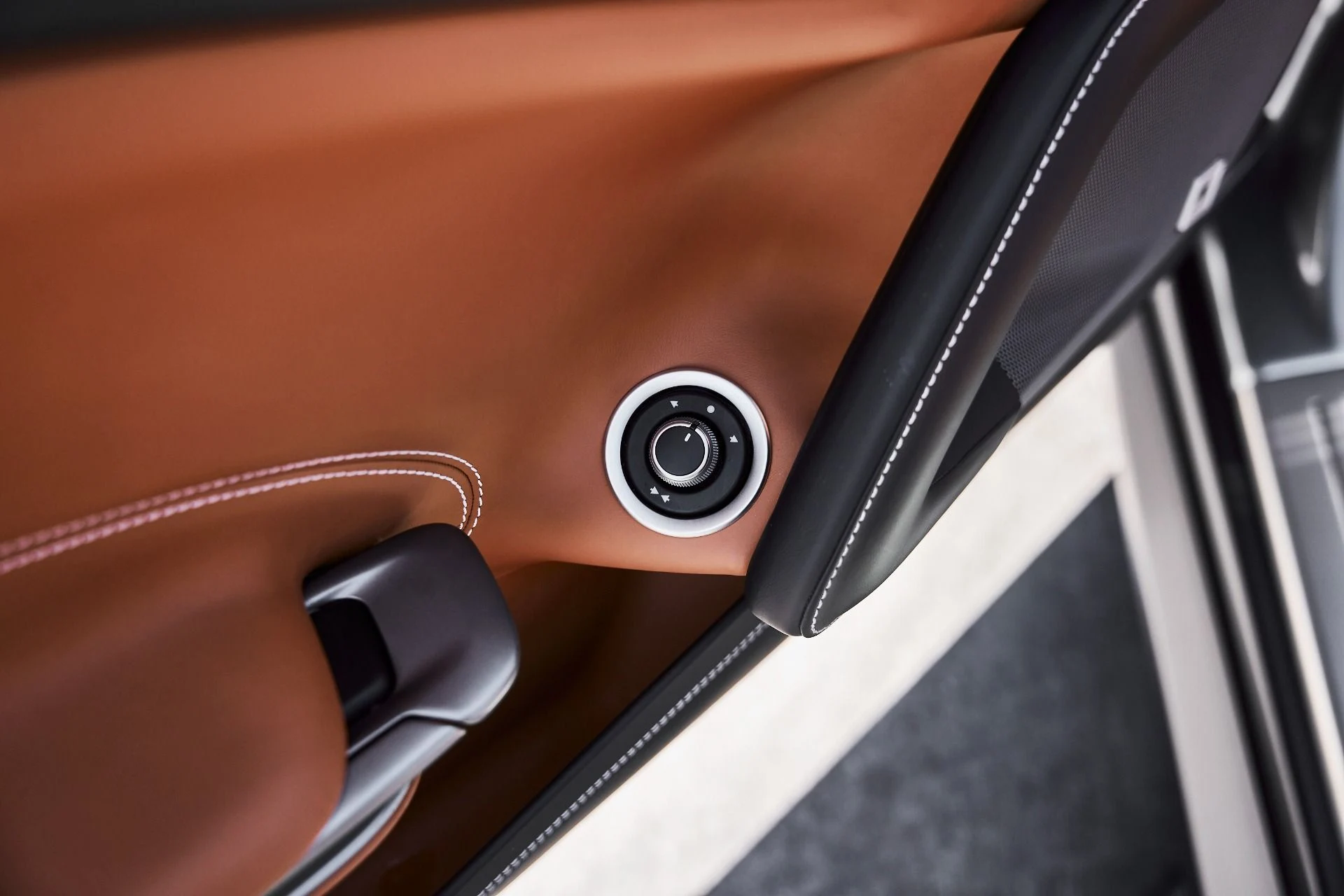 mph033_3621309817_Used_2018_Ferrari_GTC_4_Lusso_V12_1775612044_4930991de8