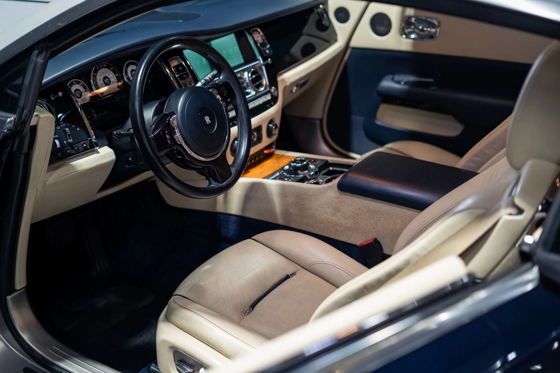 mph033_3630143044_Used_2014_Rolls_Royce_Wraith_Bespoke_Interior_1784145568_ca89bbcb3e